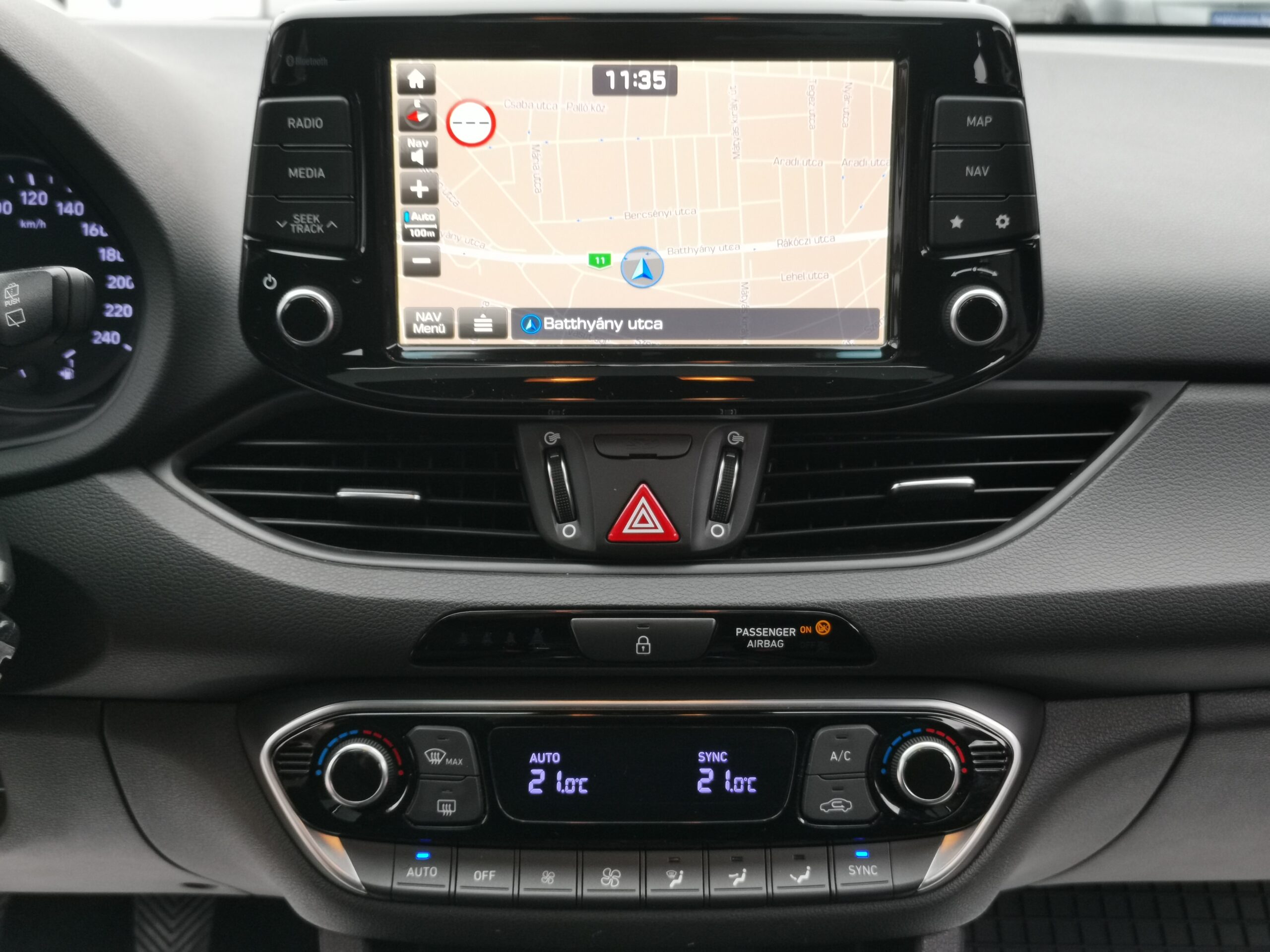 HYUNDAI I30 1.4 T-GDi GO! Plus 2. Tulaj. 94.000km! RITKASÁG! PANORÁMA TETŐ. LED. NAVIGÁCIÓ. KAMERA