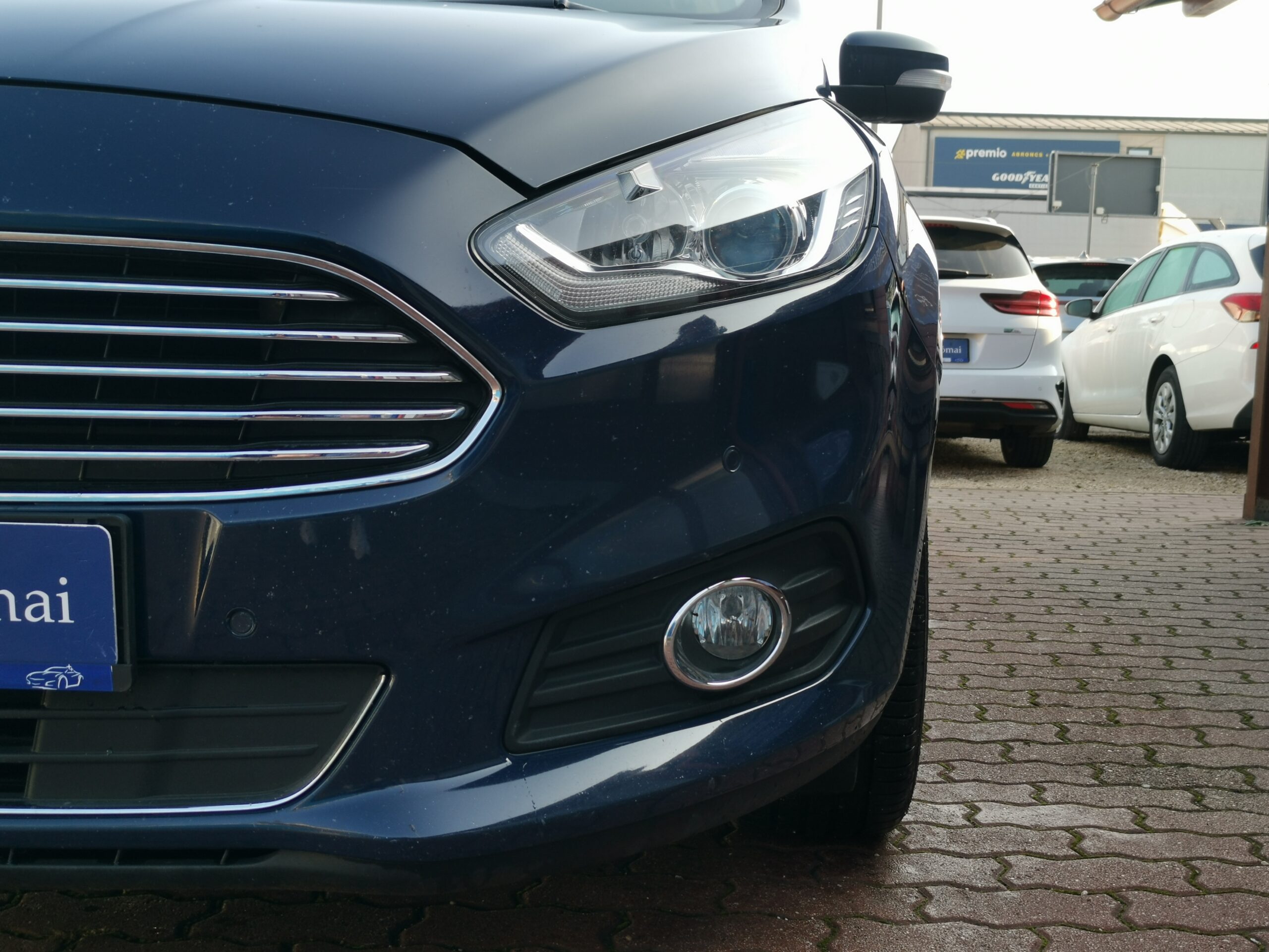 FORD S-MAX 1.5 EcoBoost Titanium MO.-i. 1. Tulaj. Szervizkönyv! FÉLBŐR BELSŐ. TEMPOMAT. ÜLÉSFŰTÉS. ALUFELNI