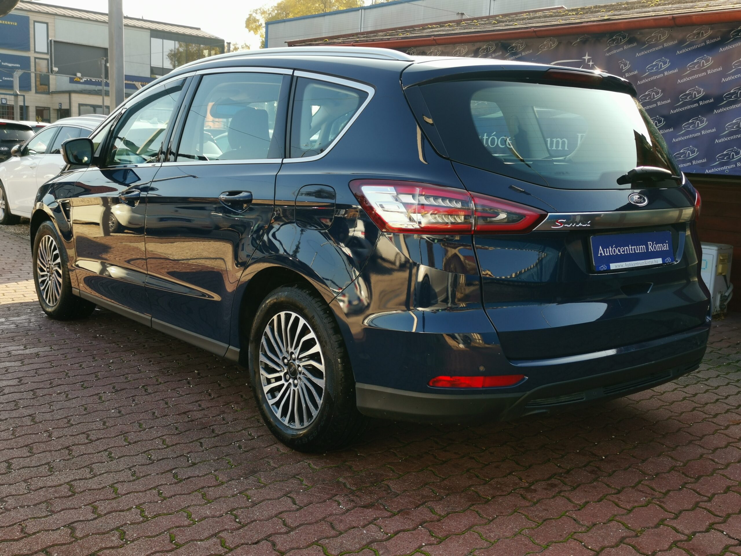 FORD S-MAX 1.5 EcoBoost Titanium MO.-i. 1. Tulaj. Szervizkönyv! FÉLBŐR BELSŐ. TEMPOMAT. ÜLÉSFŰTÉS. ALUFELNI