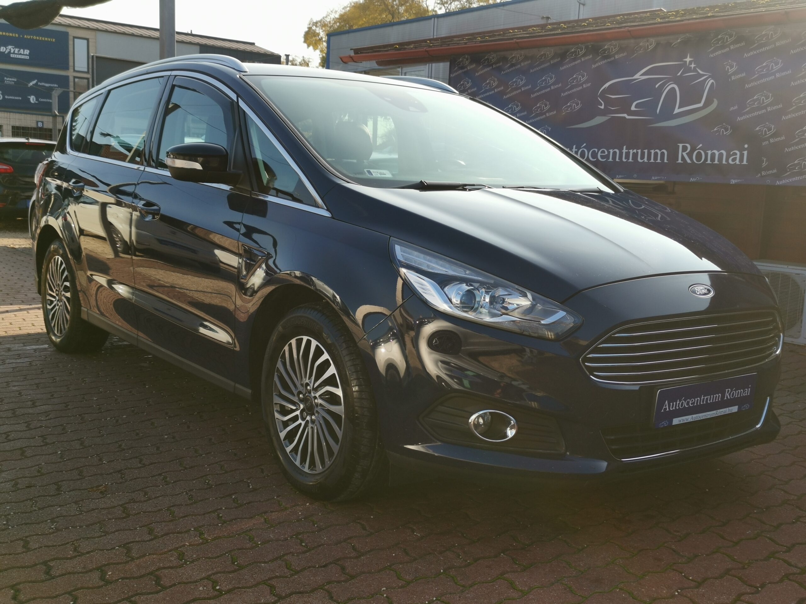FORD S-MAX 1.5 EcoBoost Titanium MO.-i. 1. Tulaj. Szervizkönyv! FÉLBŐR BELSŐ. TEMPOMAT. ÜLÉSFŰTÉS. ALUFELNI
