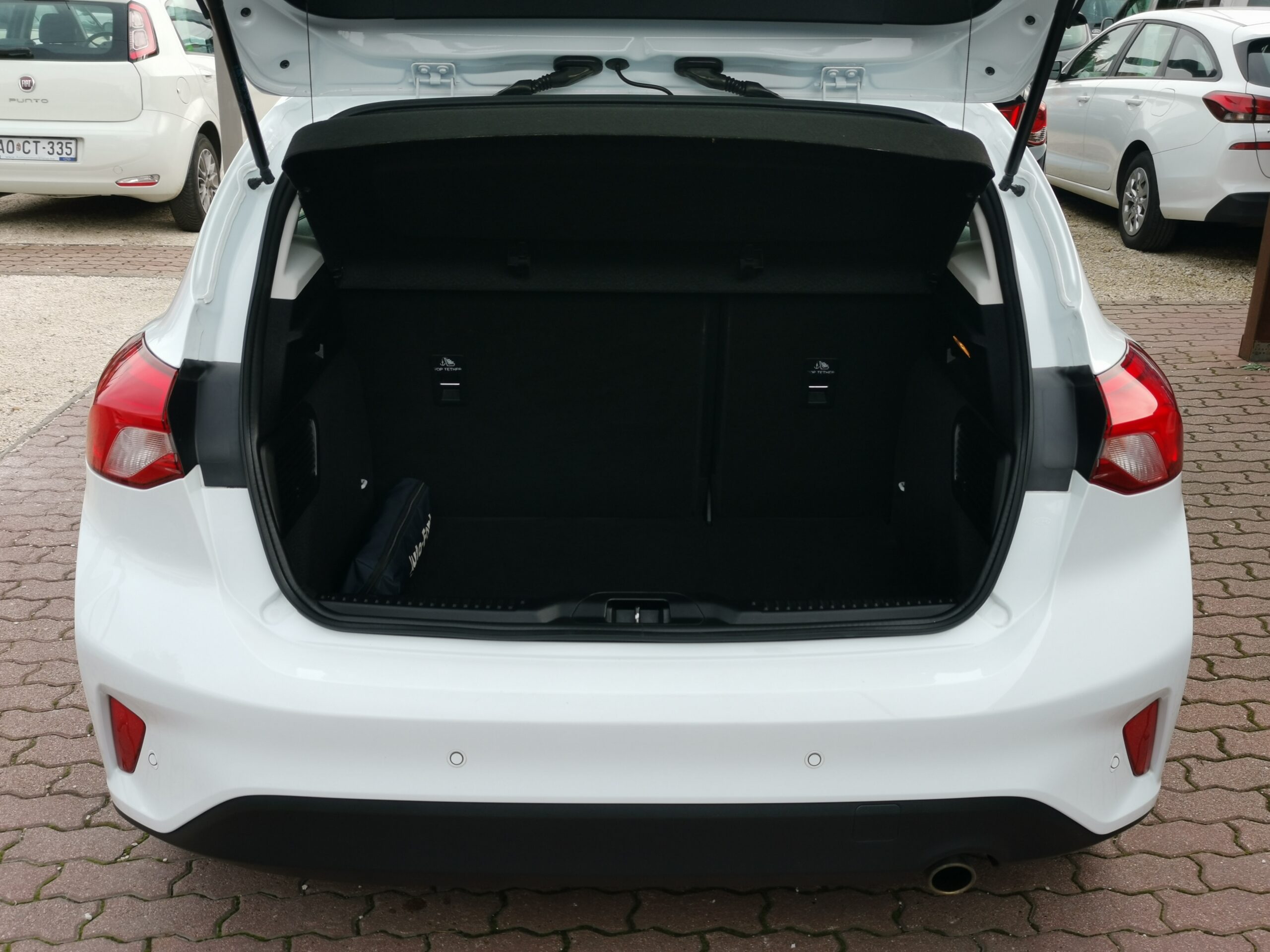 FORD FOCUS 1.0 EcoBoost mHEV Titanium MO.-i. 1. Tulaj. Szervizkönyv! NAVIGÁCIÓ. LED. TEMPOMAT. ÜLÉSFŰTÉS