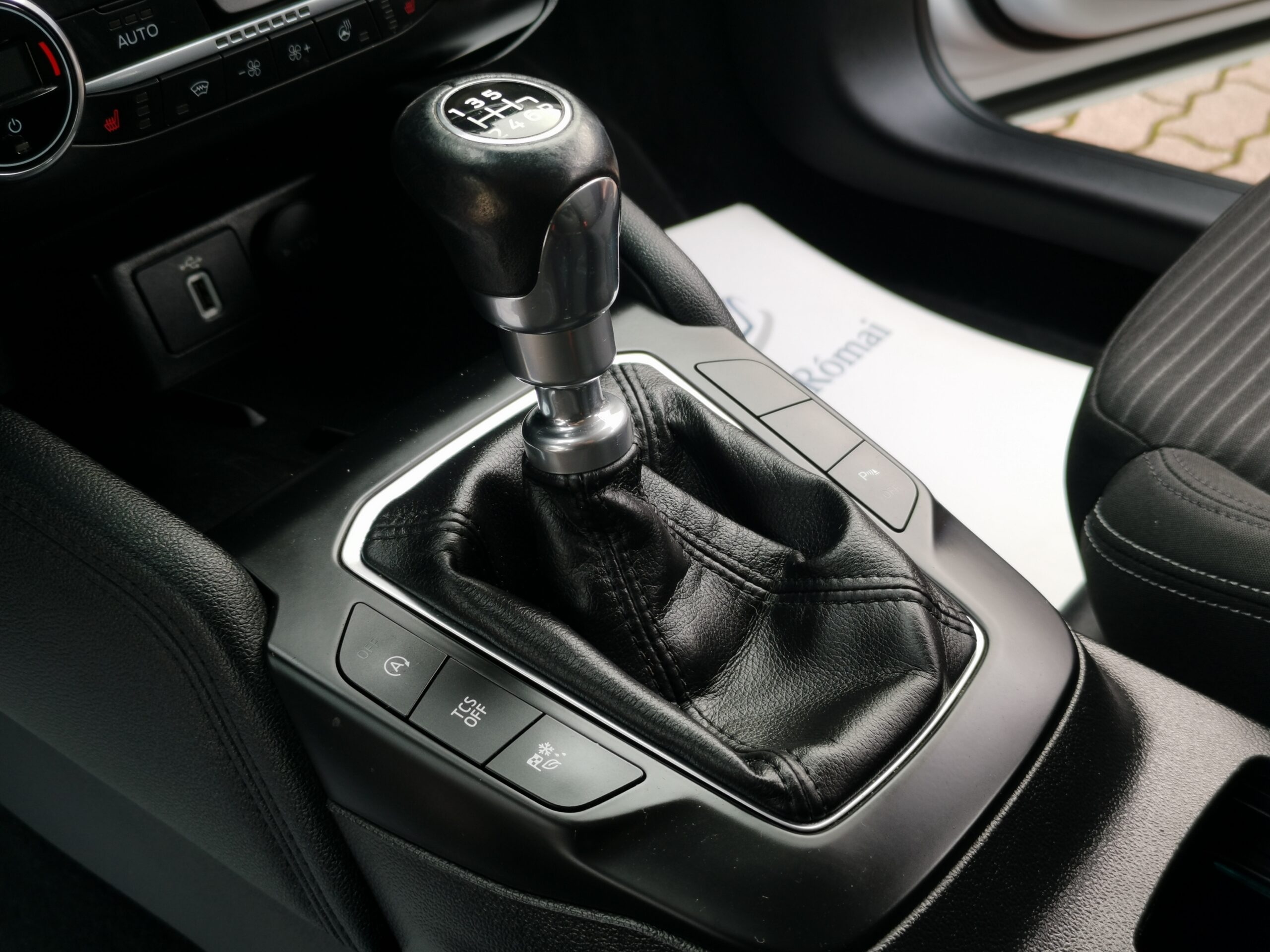 FORD FOCUS 1.0 EcoBoost mHEV Titanium MO.-i. 1. Tulaj. Szervizkönyv! NAVIGÁCIÓ. LED. TEMPOMAT. ÜLÉSFŰTÉS