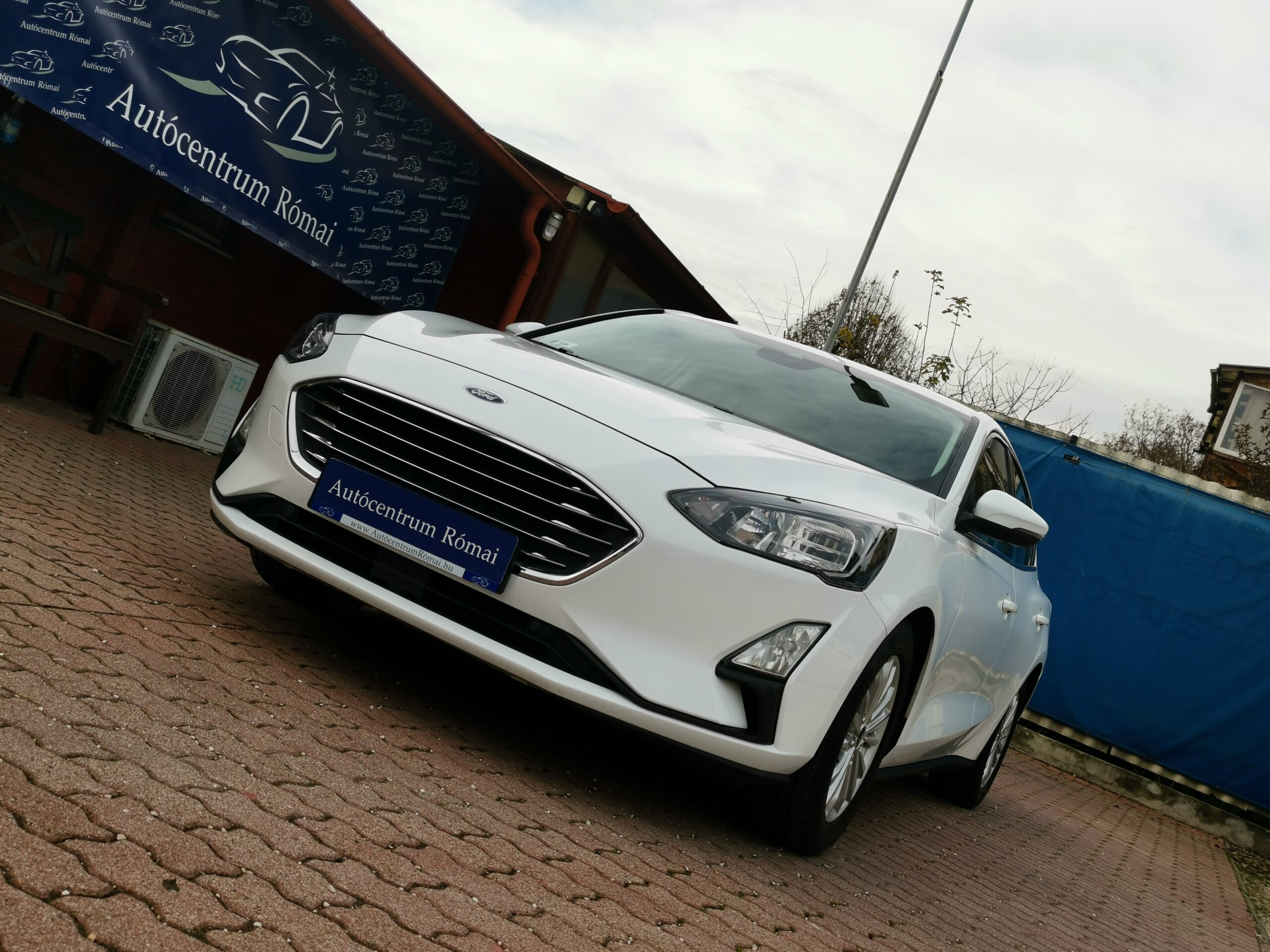 FORD FOCUS 1.0 EcoBoost mHEV Titanium MO.-i. 1. Tulaj. Szervizkönyv! NAVIGÁCIÓ. LED. TEMPOMAT. ÜLÉSFŰTÉS