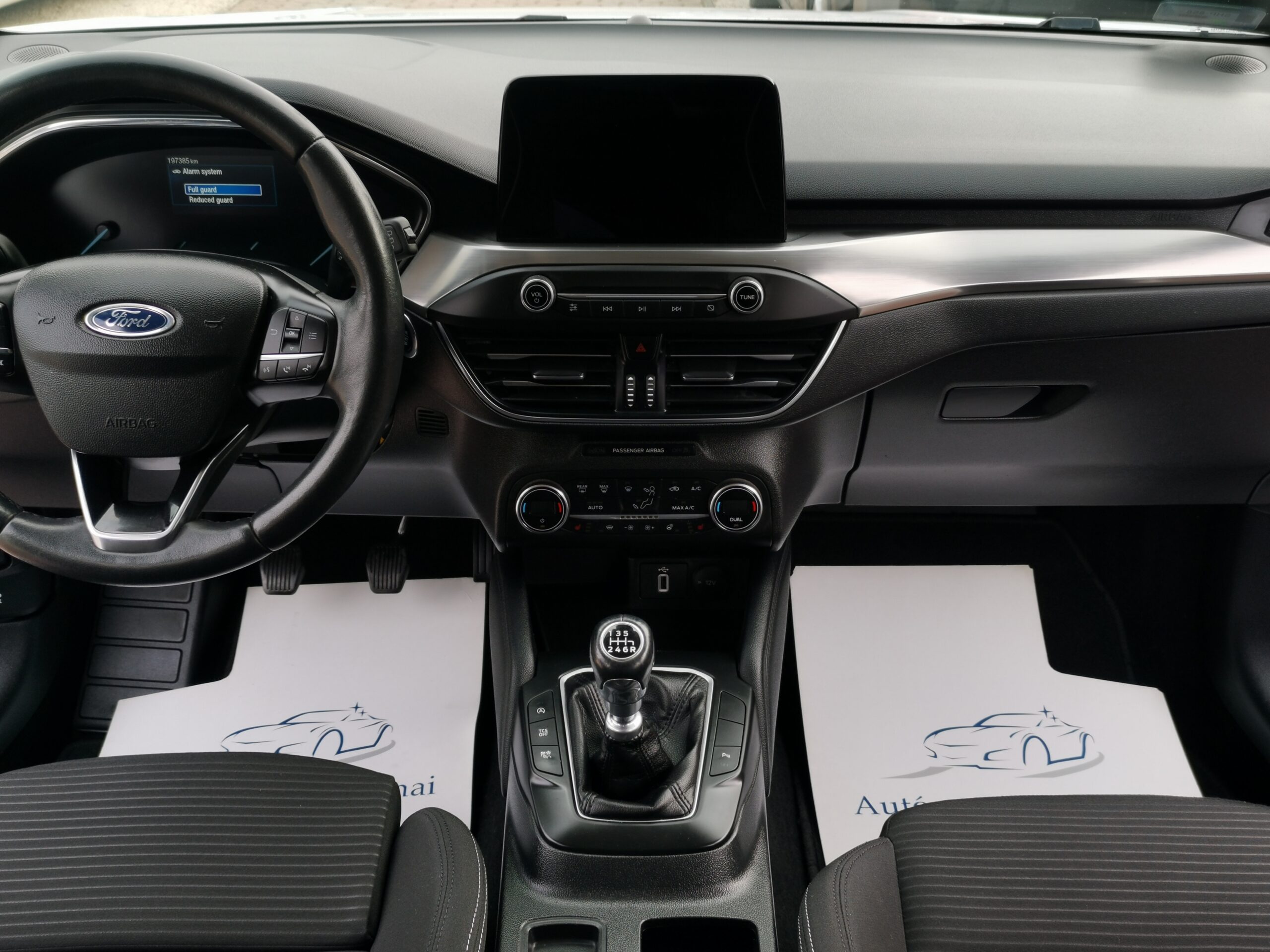 FORD FOCUS 1.0 EcoBoost mHEV Titanium MO.-i. 1. Tulaj. Szervizkönyv! NAVIGÁCIÓ. LED. TEMPOMAT. ÜLÉSFŰTÉS