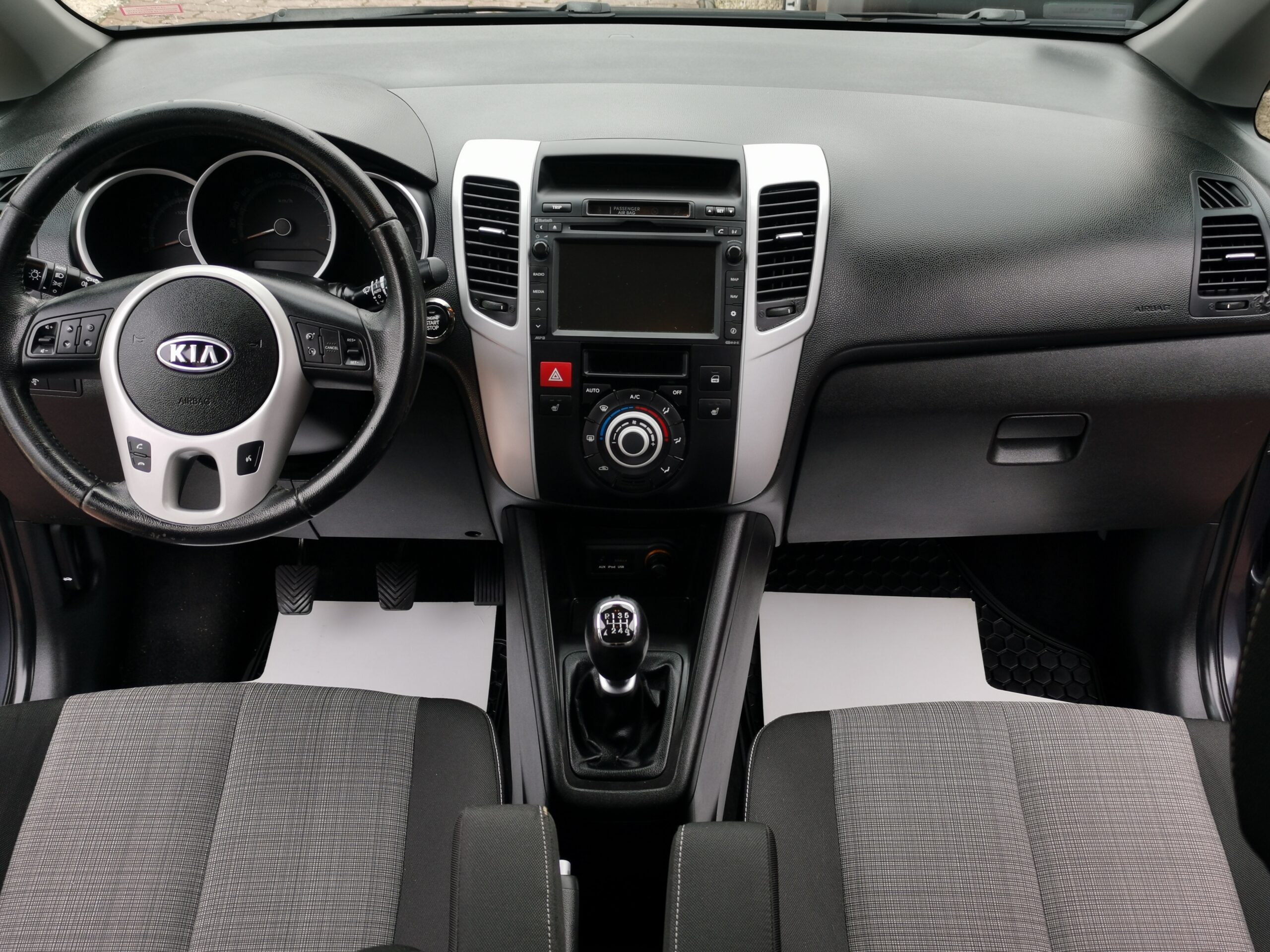 KIA VENGA 1.6 EX 132.000km! DIGIT KLÍMA. TEMPOMAT. KAMERA. NAVIGÁCIÓ. ÜLÉSFŰTÉS