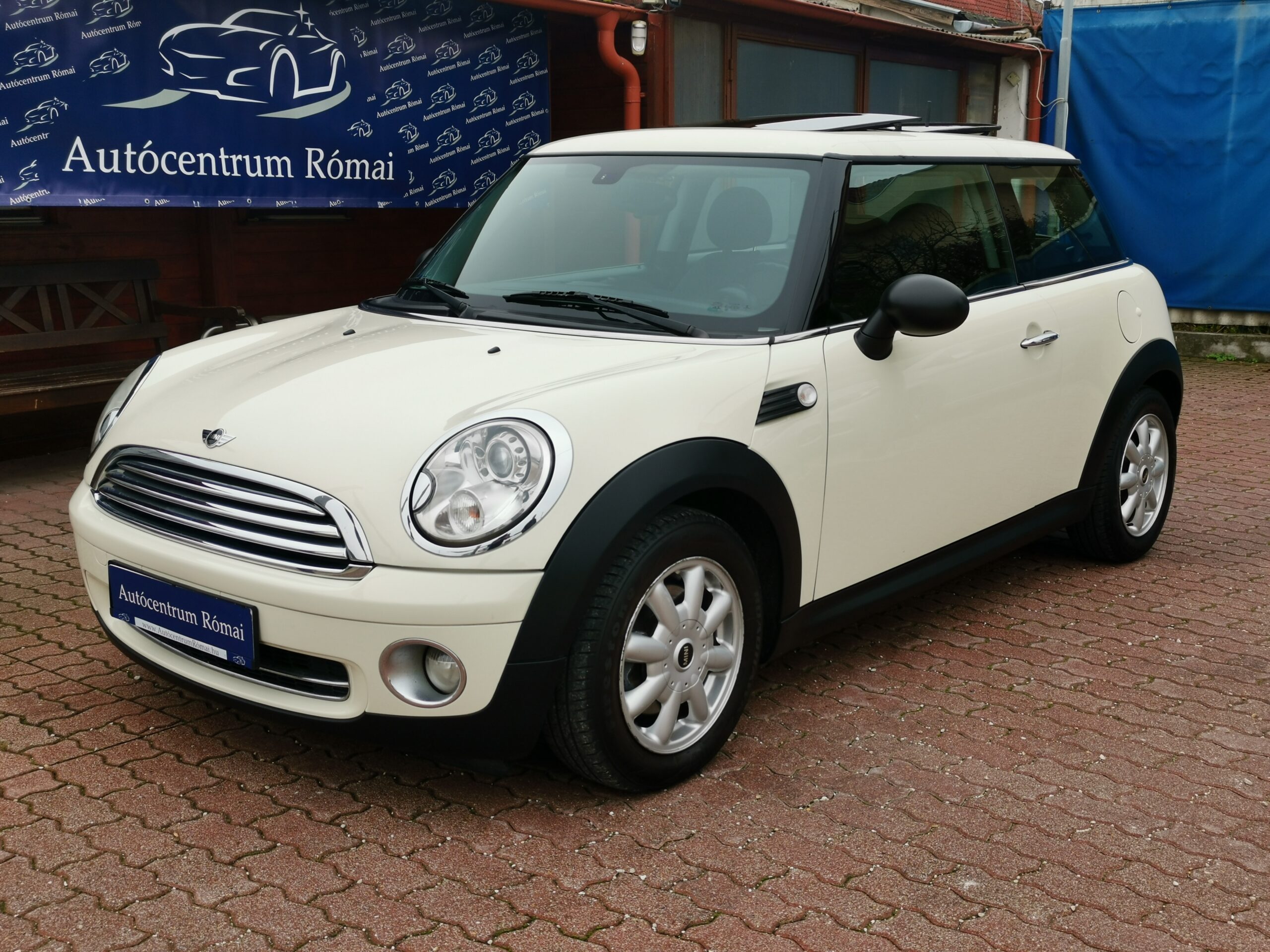 MINI MINI ONE 1.6 PANORÁMA TETŐ. ÜLÉSFŰTÉS. TEMPOMAT. XENON. ALUFELNI