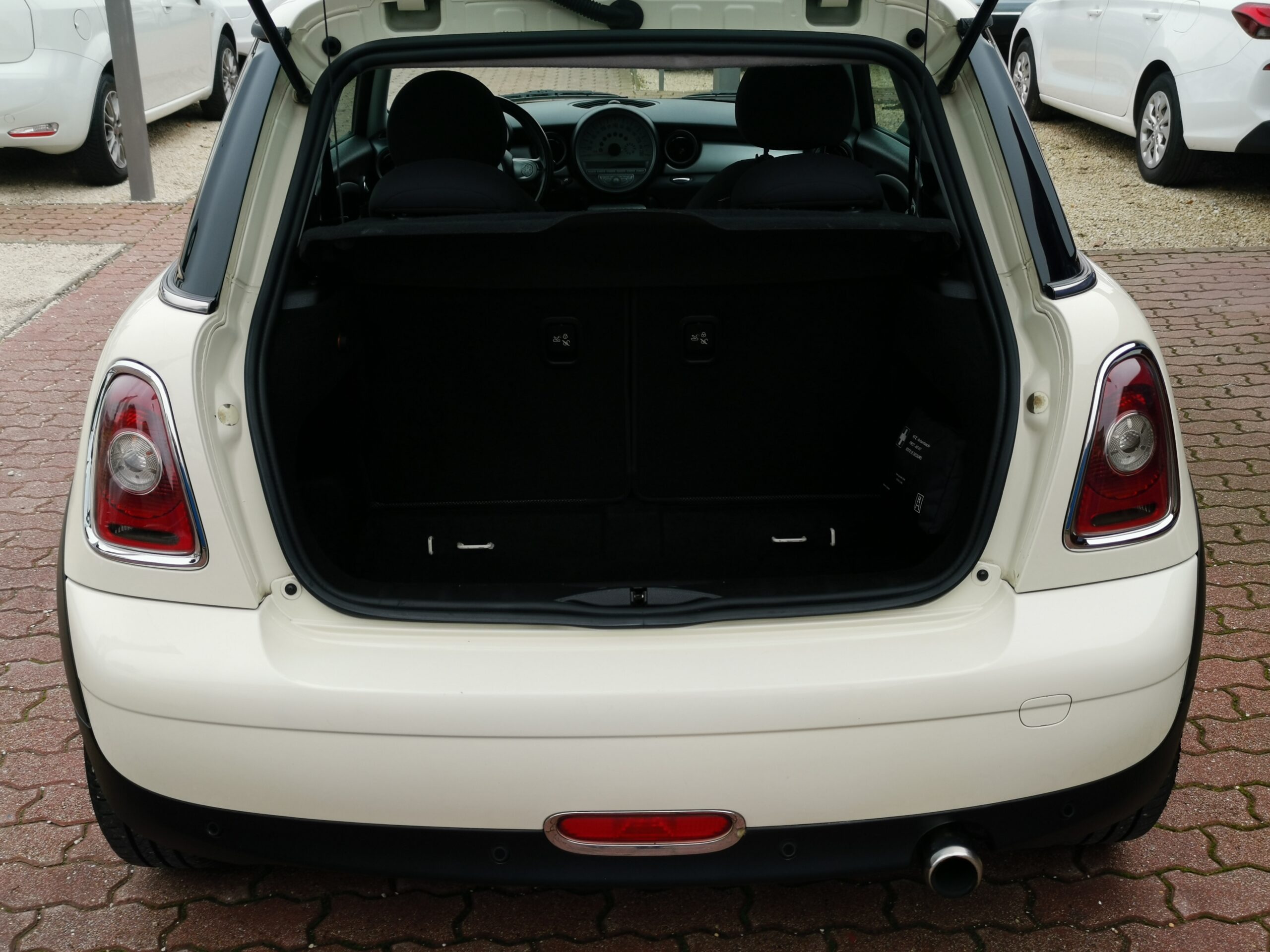 MINI MINI ONE 1.6 PANORÁMA TETŐ. ÜLÉSFŰTÉS. TEMPOMAT. XENON. ALUFELNI