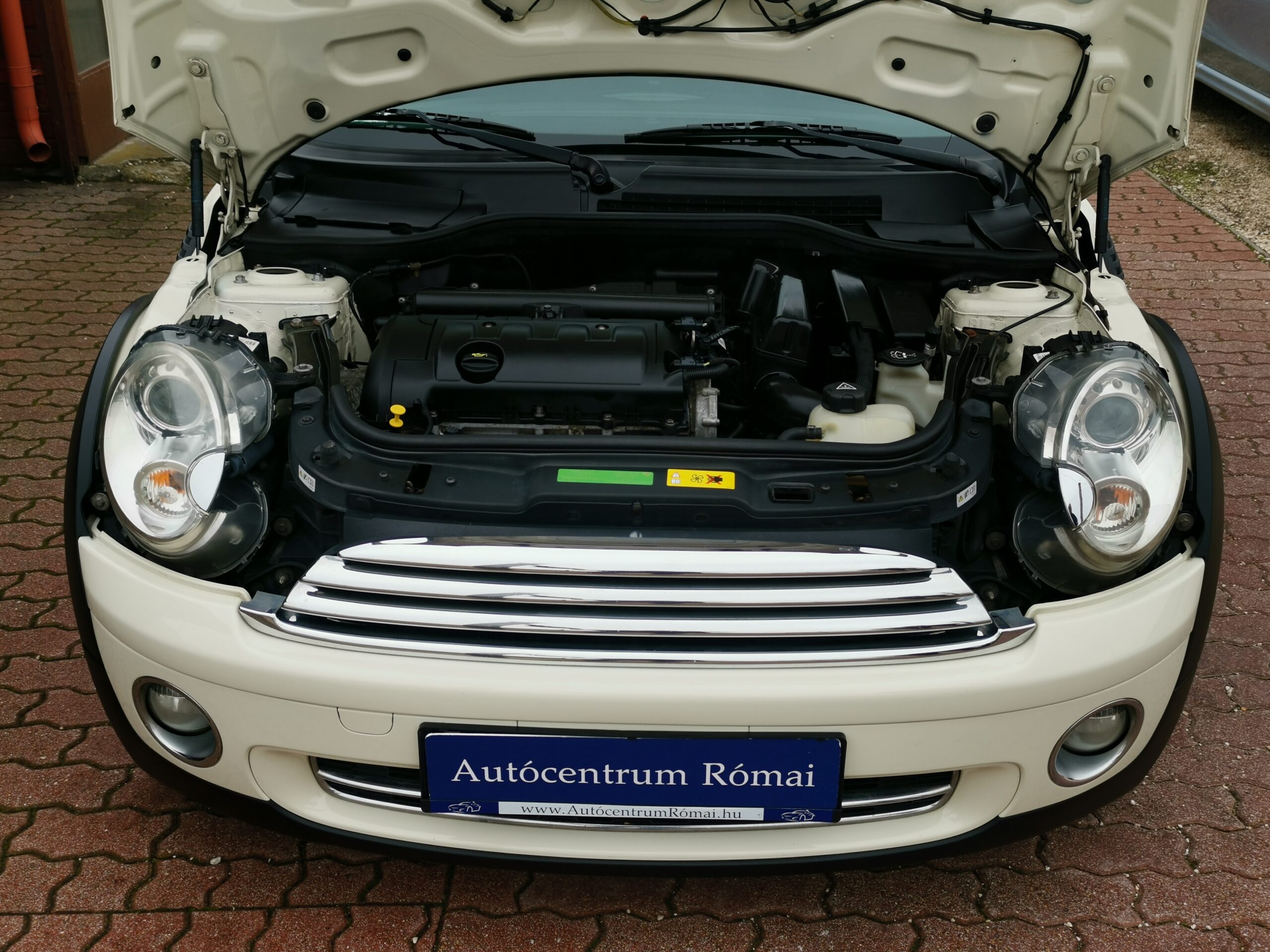 MINI MINI ONE 1.6 PANORÁMA TETŐ. ÜLÉSFŰTÉS. TEMPOMAT. XENON. ALUFELNI