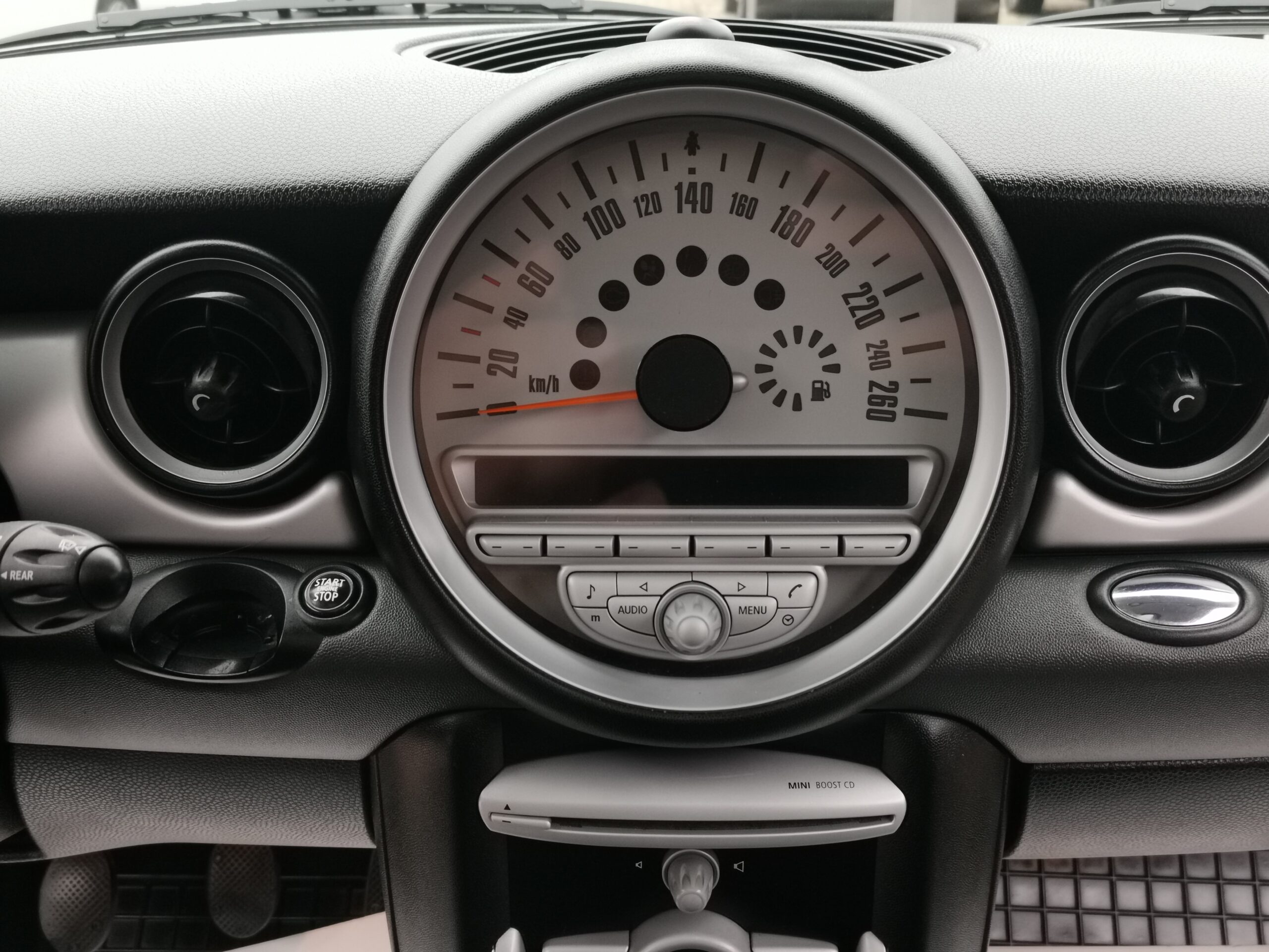 MINI MINI ONE 1.6 PANORÁMA TETŐ. ÜLÉSFŰTÉS. TEMPOMAT. XENON. ALUFELNI