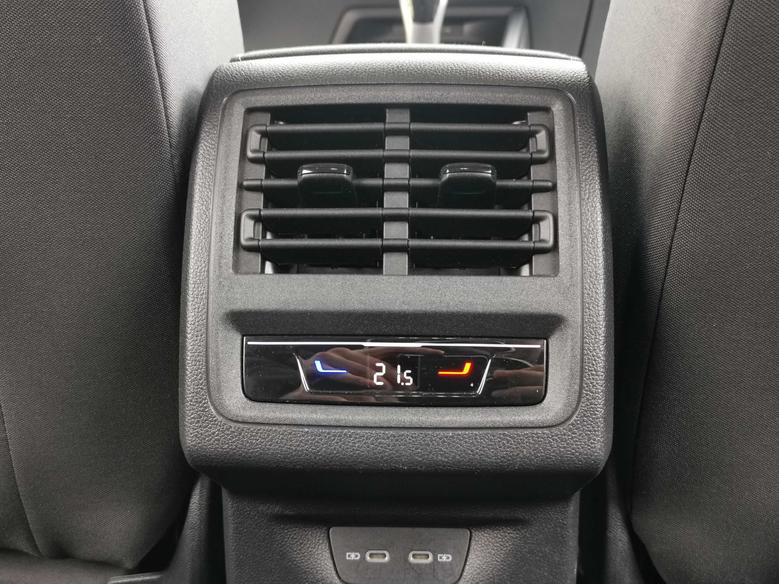 VOLKSWAGEN GOLF VIII Variant 1.5 TSI ACT Style MO.-i. 1. Tulaj. ÁFÁ-s! TEMPOMAT. LED. ÜLÉSFŰTÉS. ALUFELNI