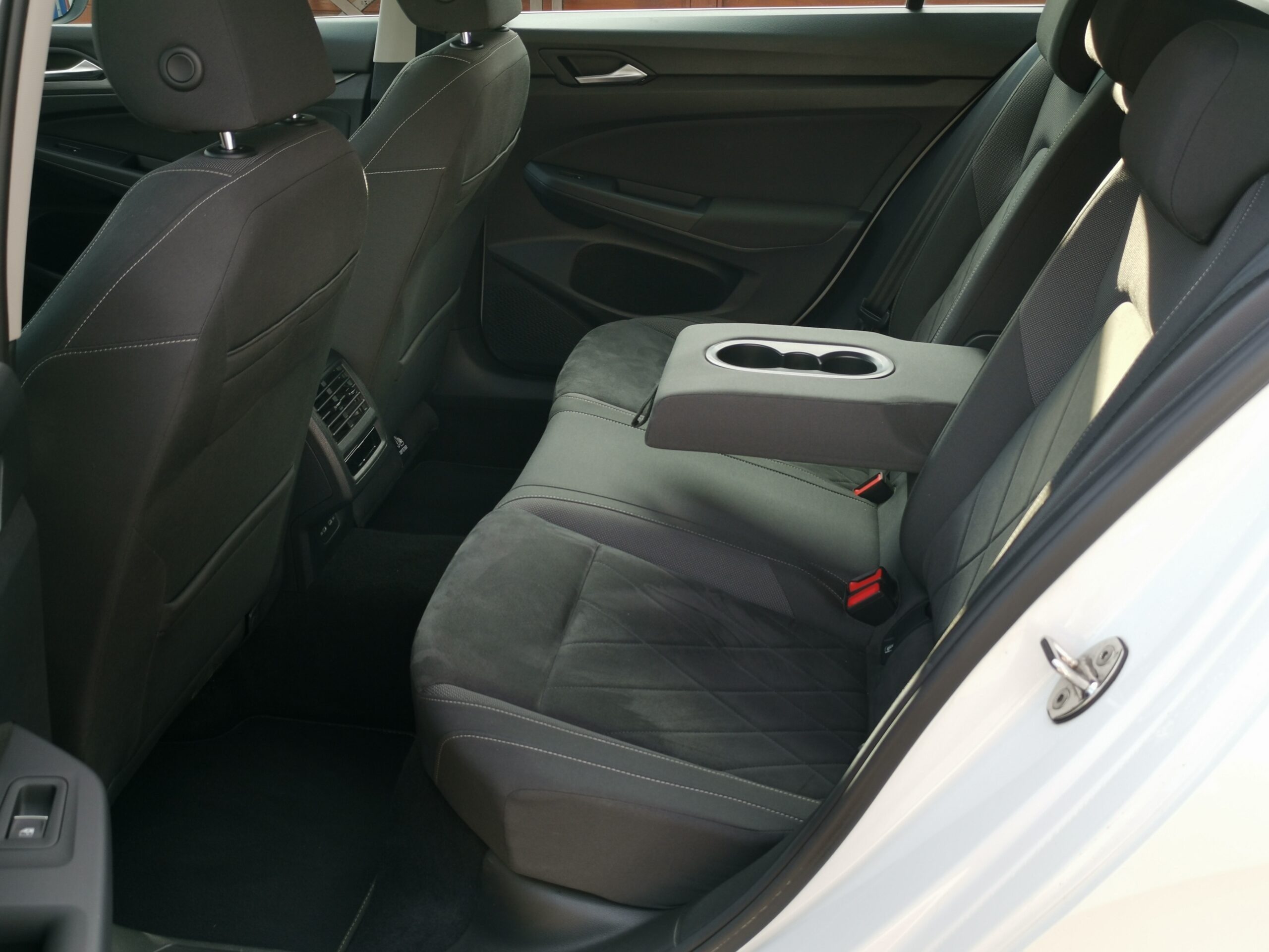 VOLKSWAGEN GOLF VIII Variant 1.5 TSI ACT Style MO.-i. 1. Tulaj. ÁFÁ-s! TEMPOMAT. LED. ÜLÉSFŰTÉS. ALUFELNI