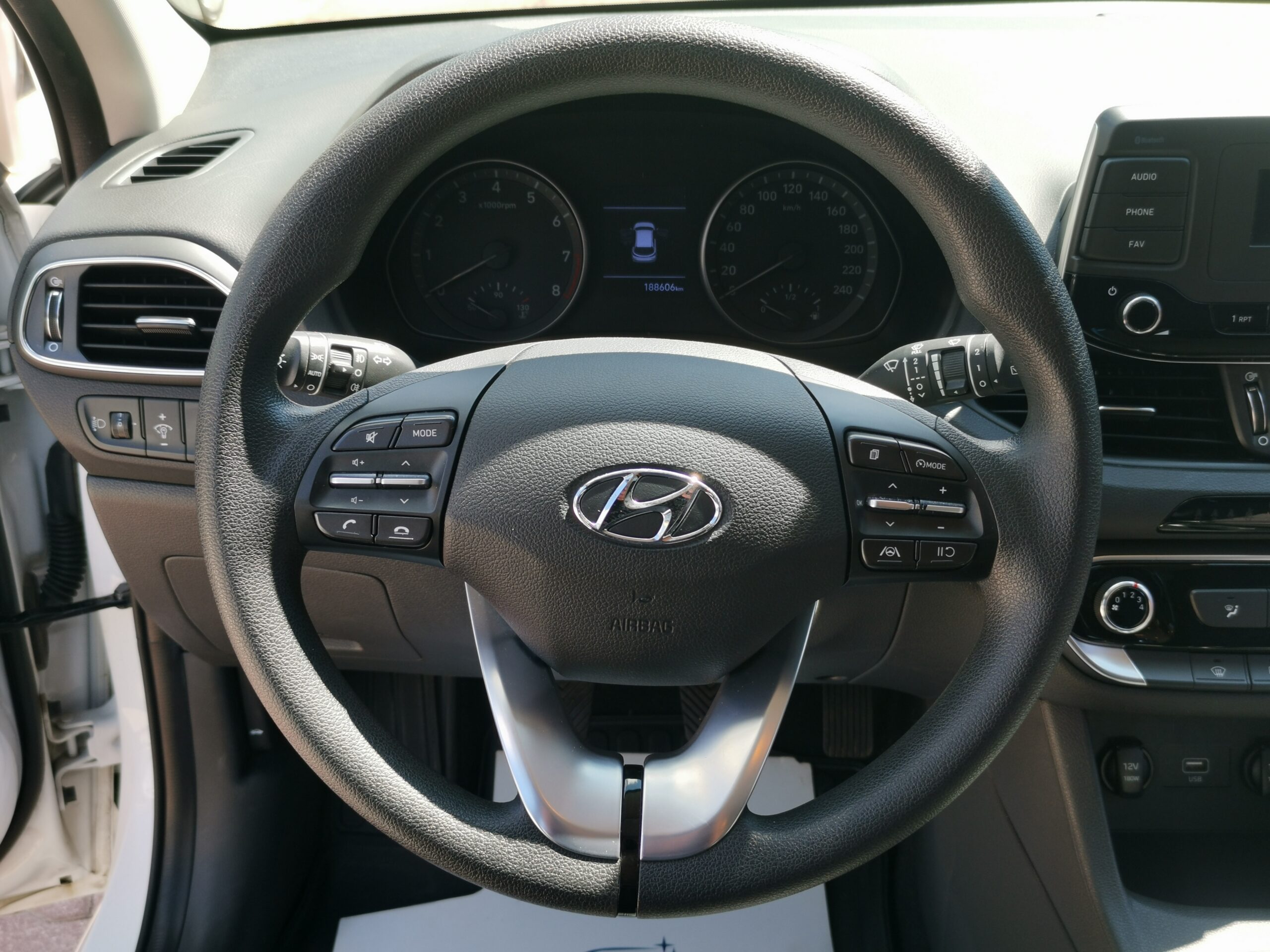 HYUNDAI I30 1.5 DPi Life MO.-i. 1. Tulaj. Szervizkönyv! ÁFÁ-s! TEMPOMAT. PARKRADAR. KÖDLÁMPA