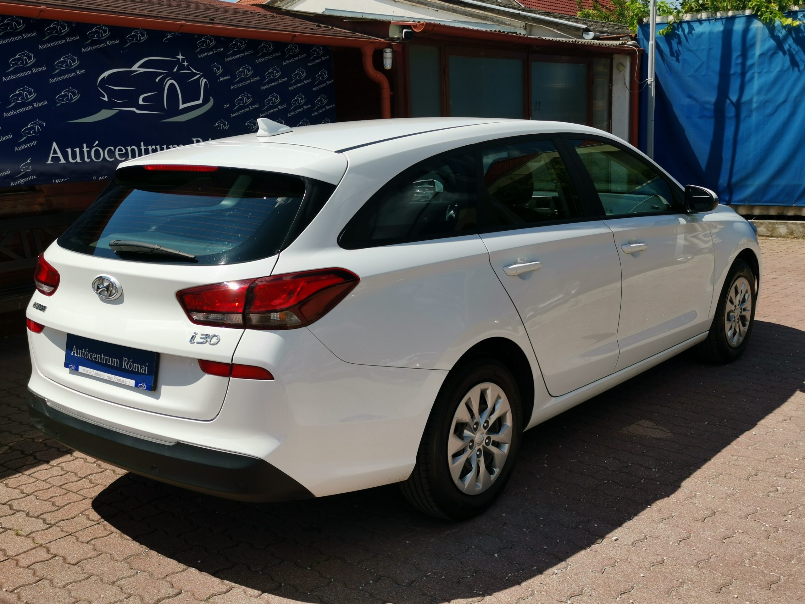 HYUNDAI I30 1.5 DPi Life MO.-i. 1. Tulaj. Szervizkönyv! ÁFÁ-s! TEMPOMAT. PARKRADAR. KÖDLÁMPA