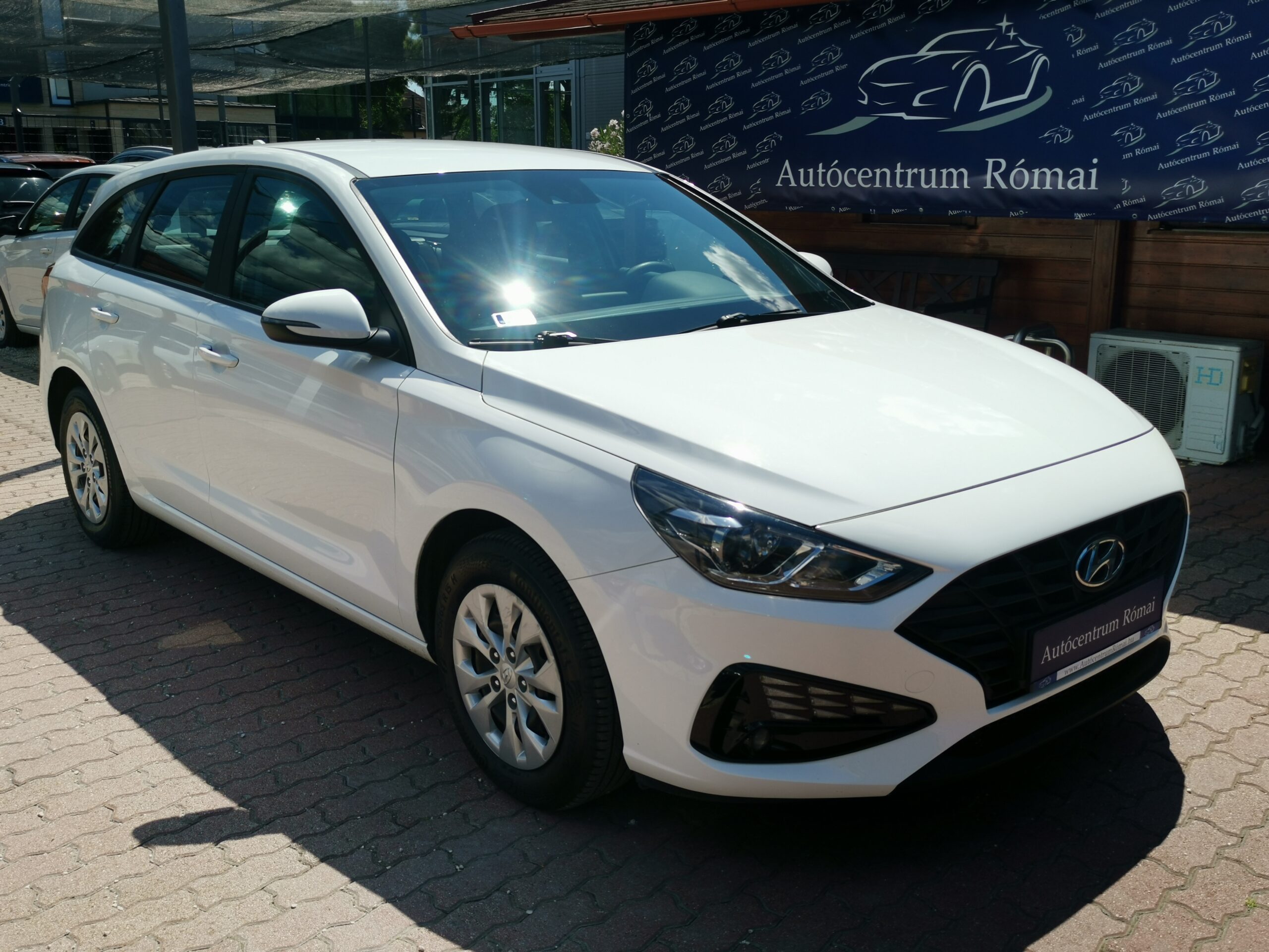 HYUNDAI I30 1.5 DPi Life MO.-i. 1. Tulaj. Szervizkönyv! ÁFÁ-s! TEMPOMAT. PARKRADAR. KÖDLÁMPA