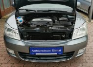 SKODA OCTAVIA Combi 1.8 TSI Ambition Style. 1. Tulaj. Szervizkönyv! TEMPOMAT. PARKRADAR. ÜLÉSFŰTÉS. ALUFELNI