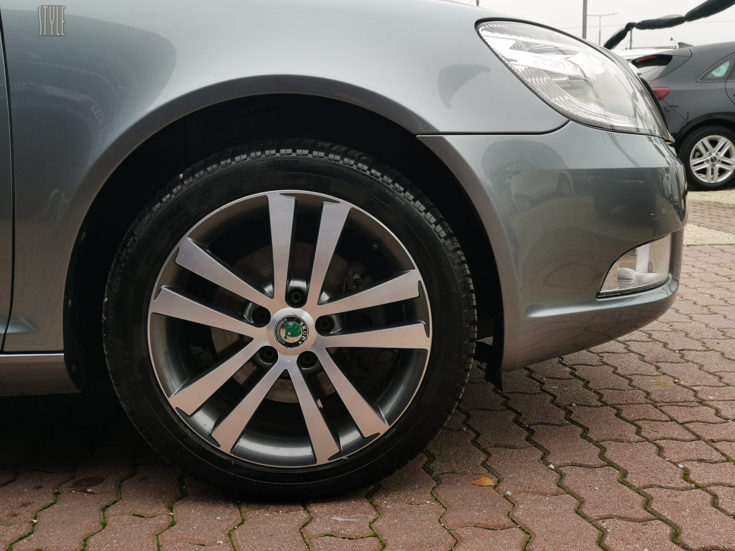 SKODA OCTAVIA Combi 1.8 TSI Ambition Style. 1. Tulaj. Szervizkönyv! TEMPOMAT. PARKRADAR. ÜLÉSFŰTÉS. ALUFELNI