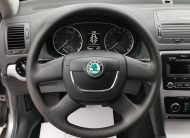 SKODA OCTAVIA Combi 1.8 TSI Ambition Style. 1. Tulaj. Szervizkönyv! TEMPOMAT. PARKRADAR. ÜLÉSFŰTÉS. ALUFELNI