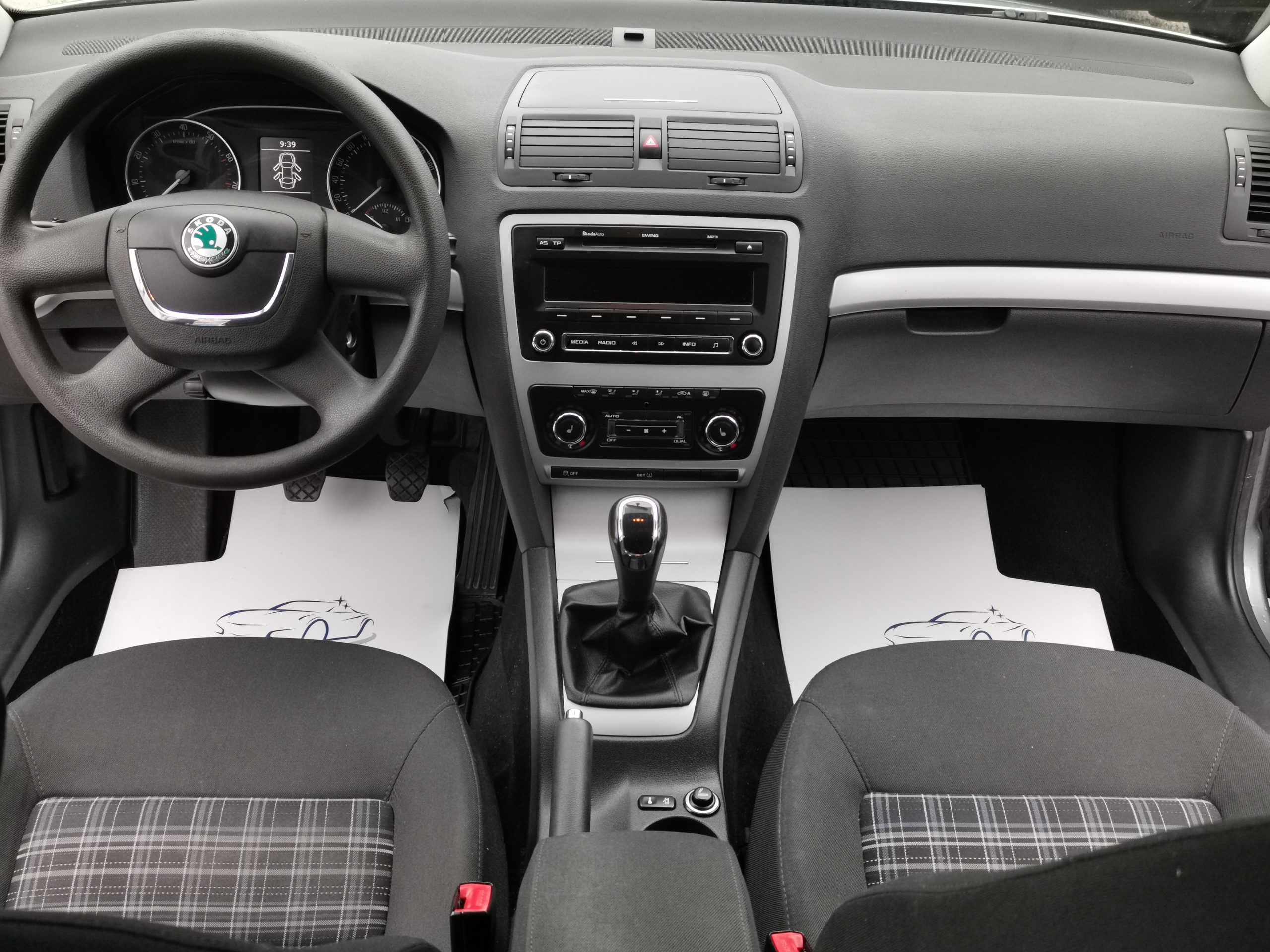 SKODA OCTAVIA Combi 1.8 TSI Ambition Style. 1. Tulaj. Szervizkönyv! TEMPOMAT. PARKRADAR. ÜLÉSFŰTÉS. ALUFELNI