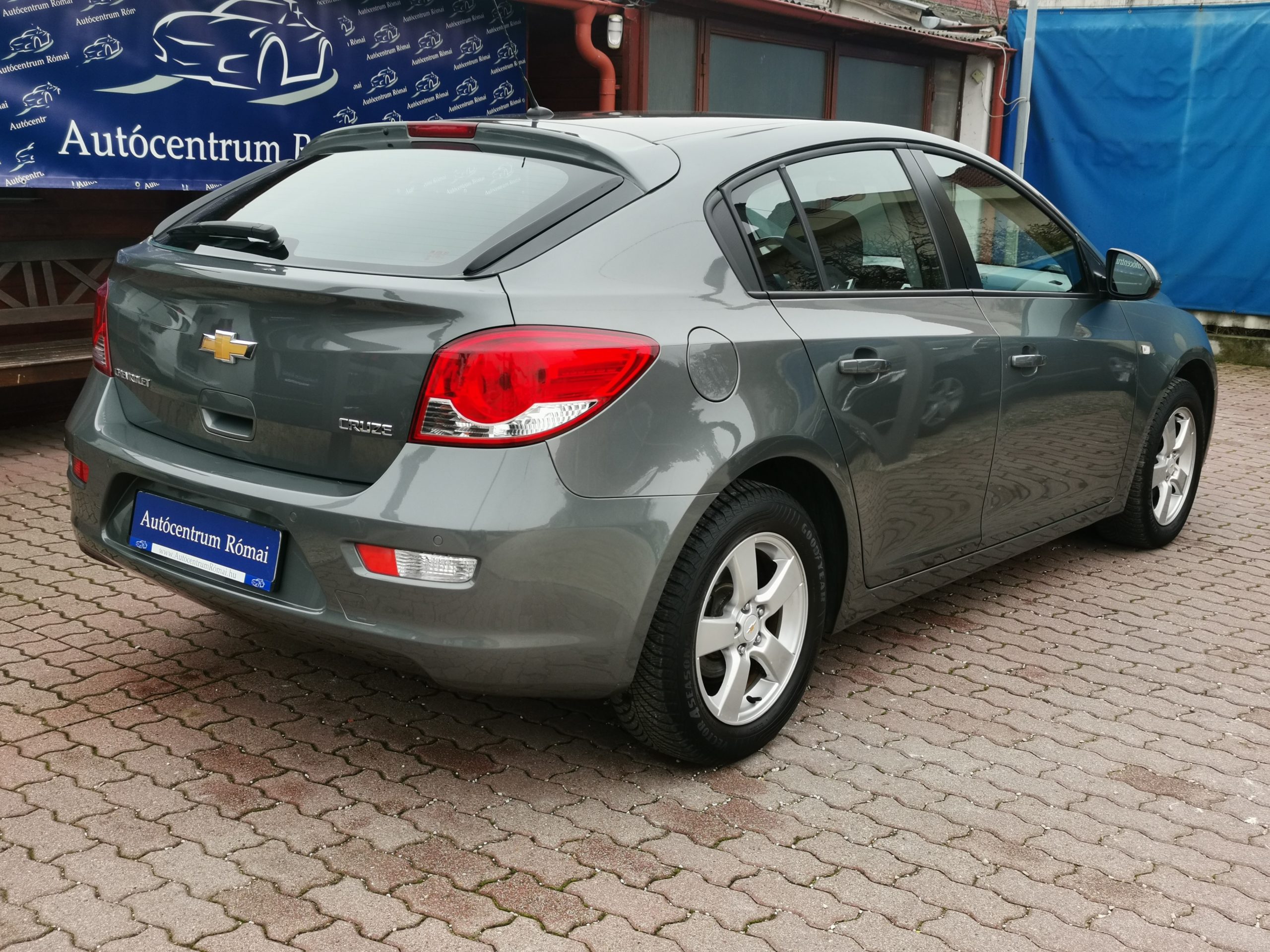 CHEVROLET CRUZE 1.8 LT Plus 104.000km! KLÍMA. ALUFELNI. TEMPOMAT. PARKRADAR. KÖDLÁMPA