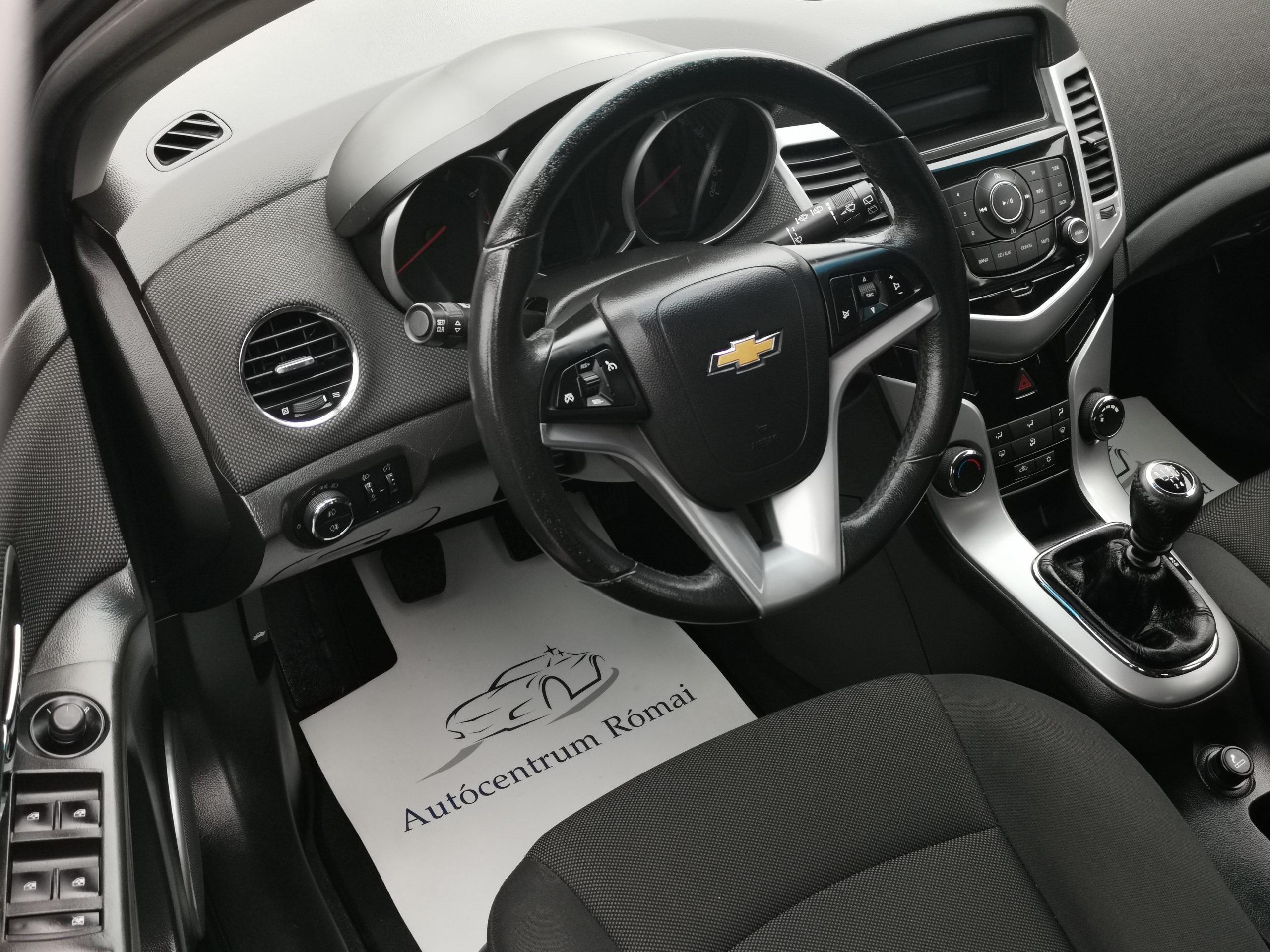 CHEVROLET CRUZE 1.8 LT Plus 104.000km! KLÍMA. ALUFELNI. TEMPOMAT. PARKRADAR. KÖDLÁMPA