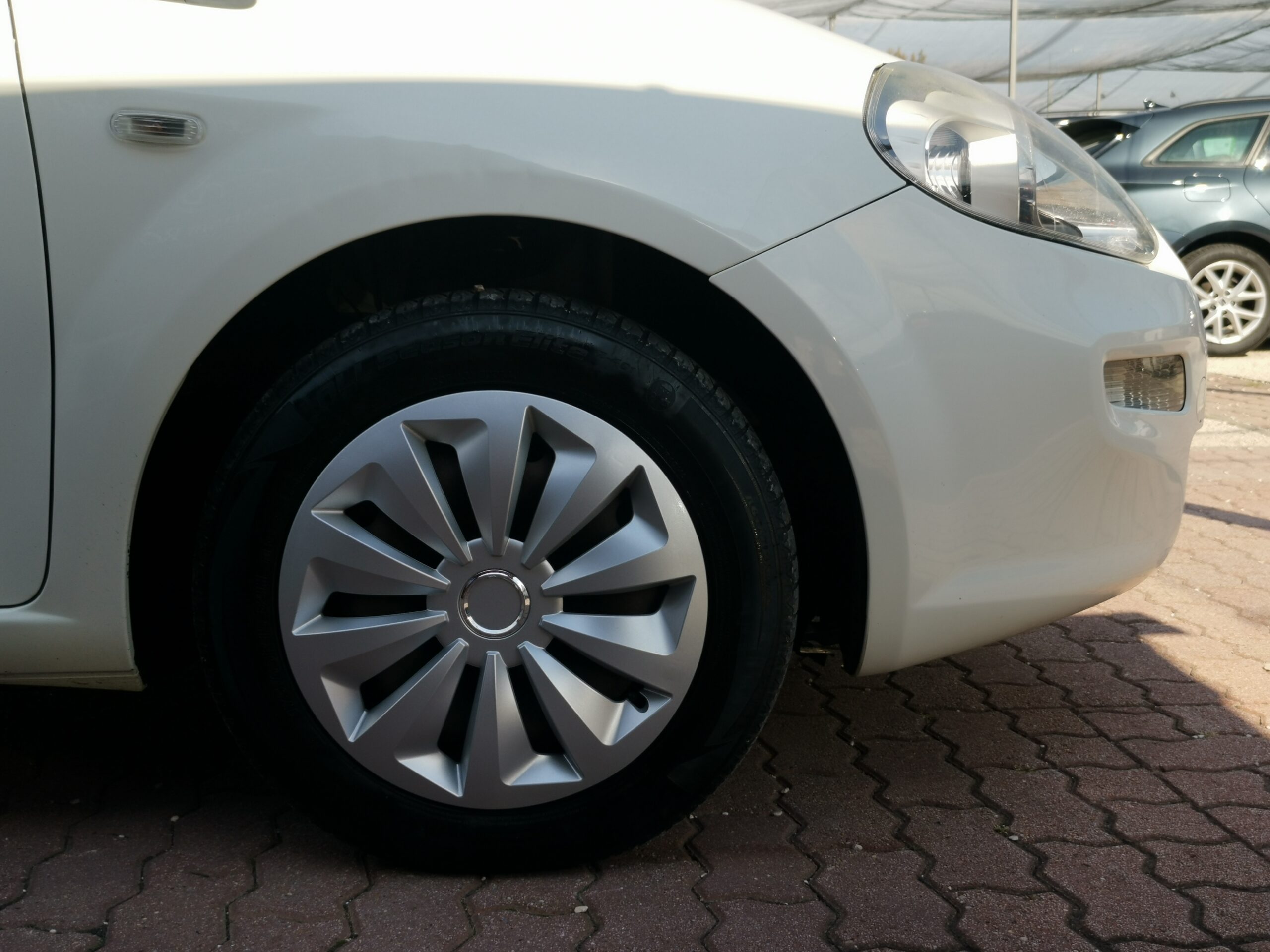 FIAT PUNTO 1.3 Van Multijet MO.-i. 2. Tulaj. Szervizkönyv! KLÍMA. ELEKTROMOS ABLAK