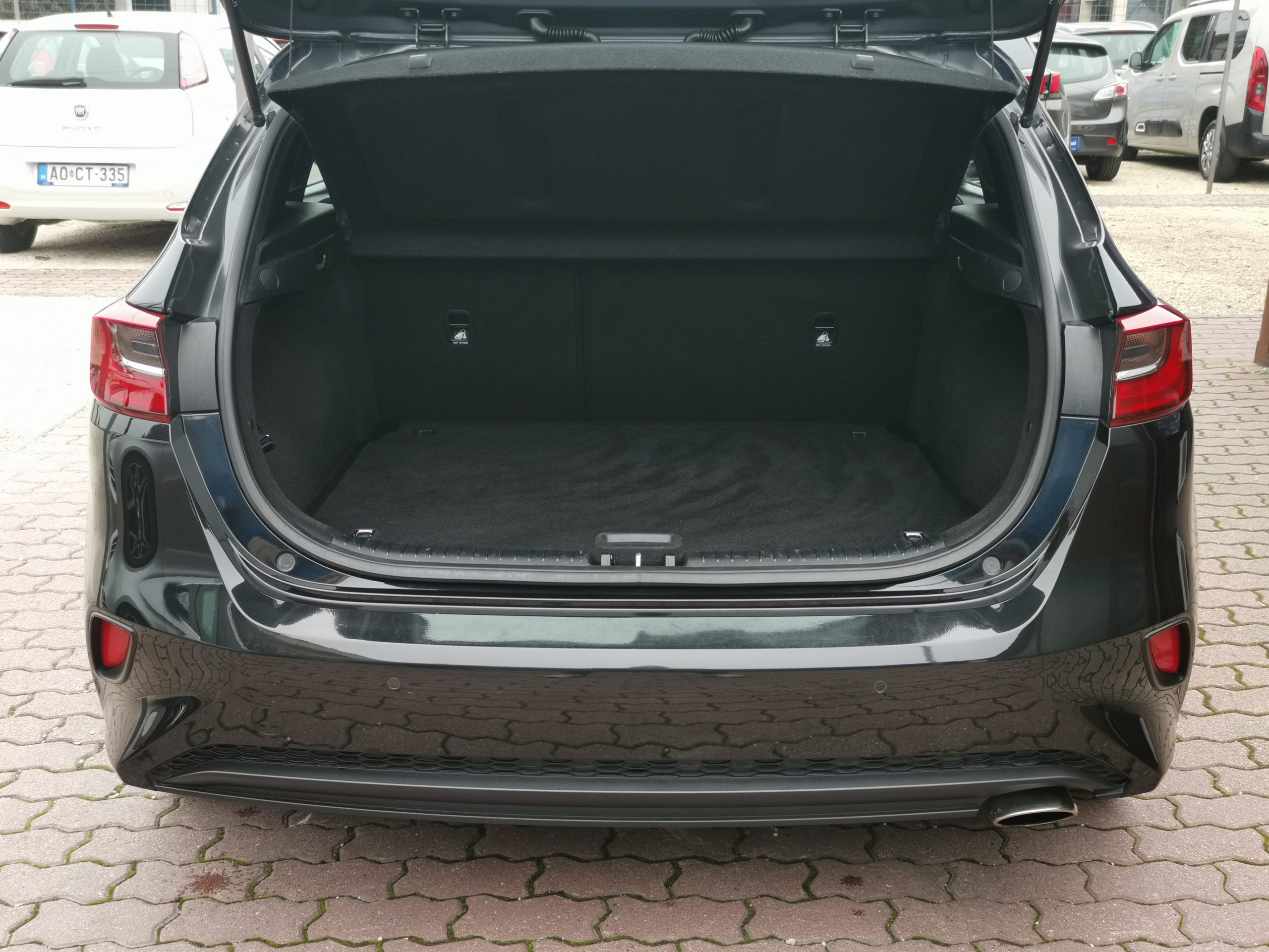 KIA CEE'D 1.4 CVVT LX Edition 7. 2.Tulaj. Szervizkönyv! TEMPOMAT. ÜLÉSFŰTÉS. KAMERA. ALUFELNI