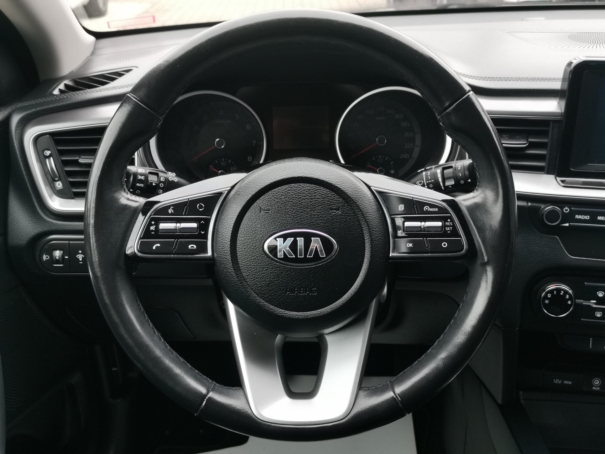 KIA CEE'D 1.4 CVVT LX Edition 7. 2.Tulaj. Szervizkönyv! TEMPOMAT. ÜLÉSFŰTÉS. KAMERA. ALUFELNI