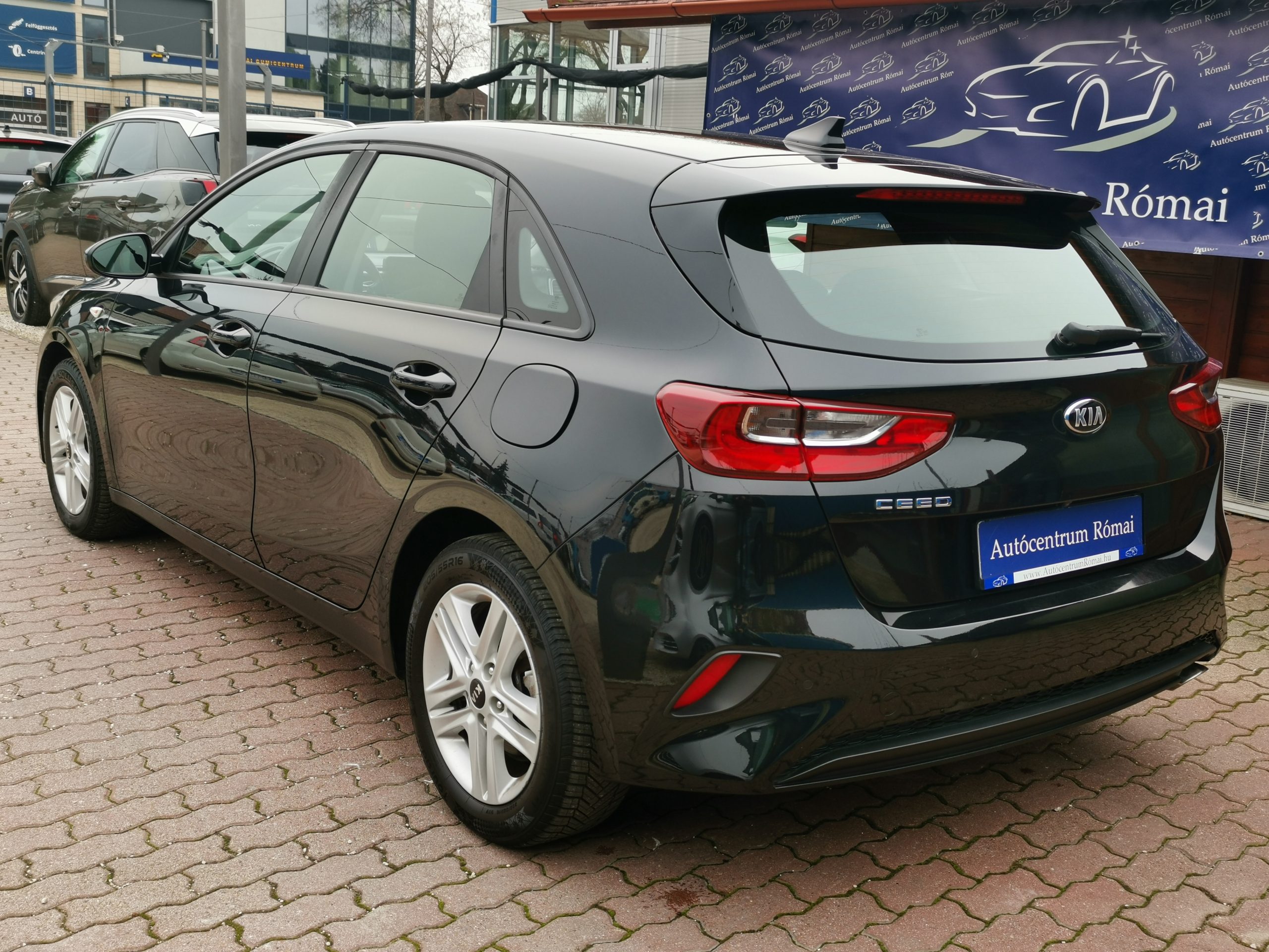 KIA CEE'D 1.4 CVVT LX Edition 7. 2.Tulaj. Szervizkönyv! TEMPOMAT. ÜLÉSFŰTÉS. KAMERA. ALUFELNI