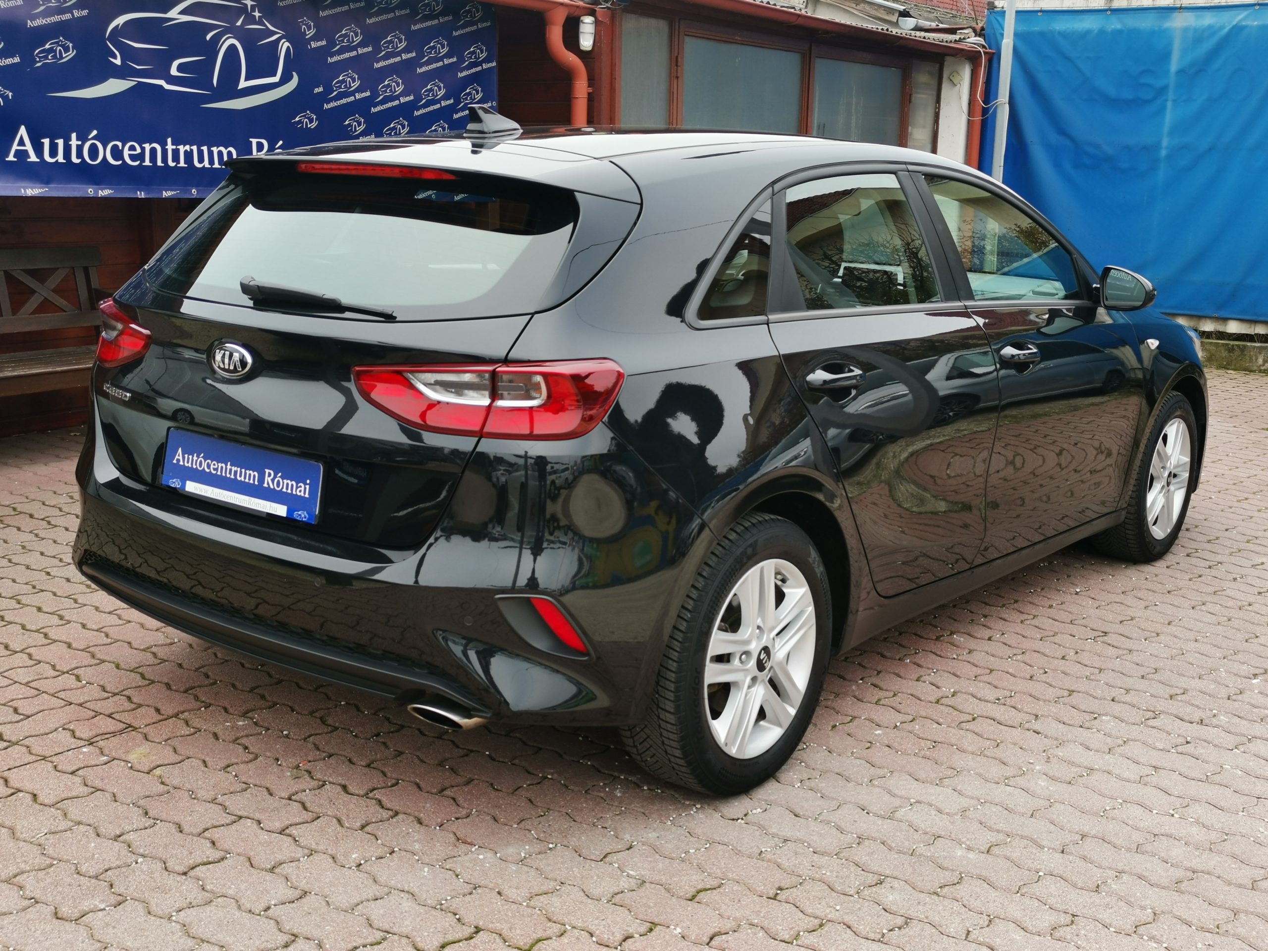 KIA CEE'D 1.4 CVVT LX Edition 7. 2.Tulaj. Szervizkönyv! TEMPOMAT. ÜLÉSFŰTÉS. KAMERA. ALUFELNI