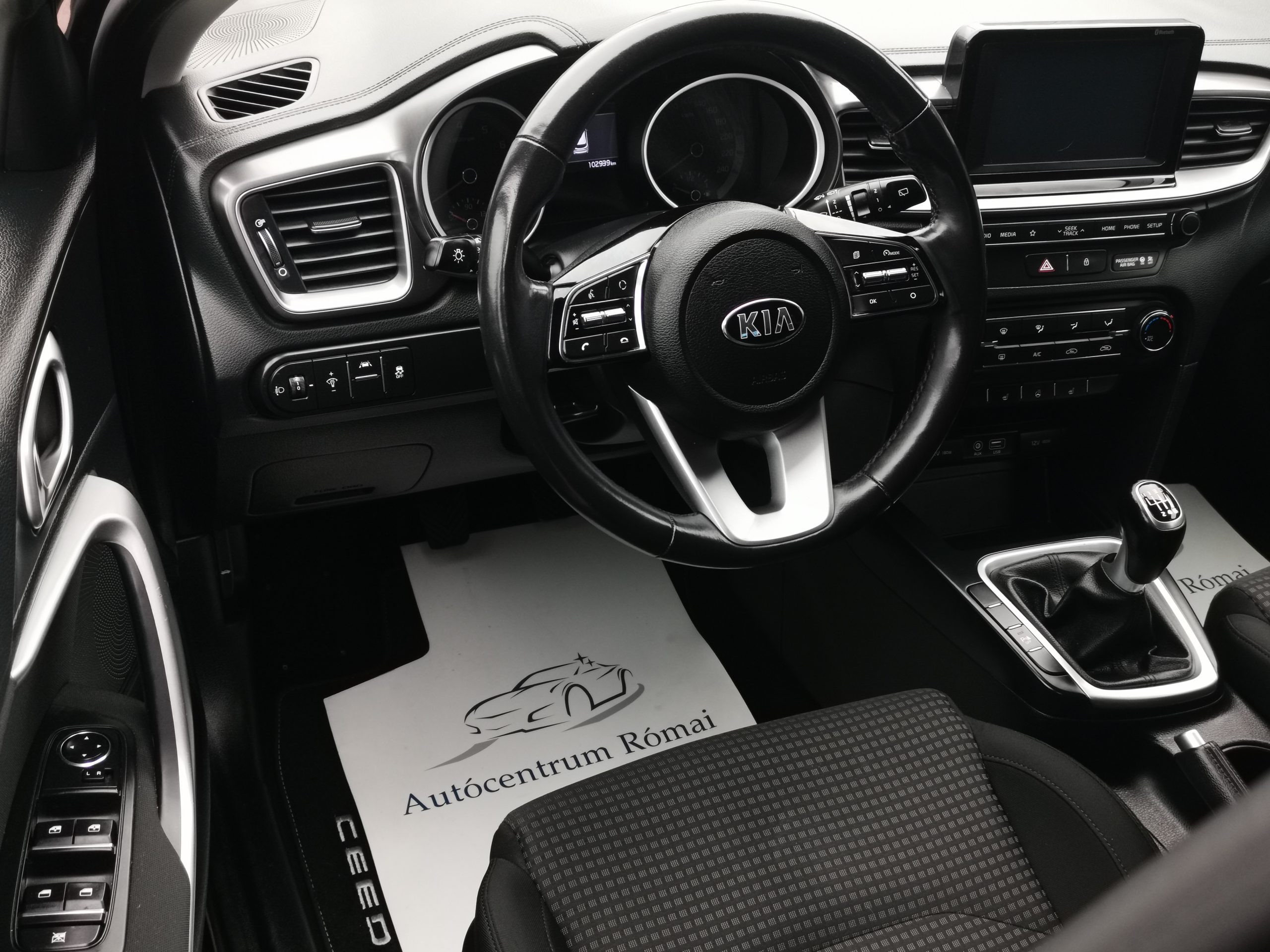 KIA CEE'D 1.4 CVVT LX Edition 7. 2.Tulaj. Szervizkönyv! TEMPOMAT. ÜLÉSFŰTÉS. KAMERA. ALUFELNI