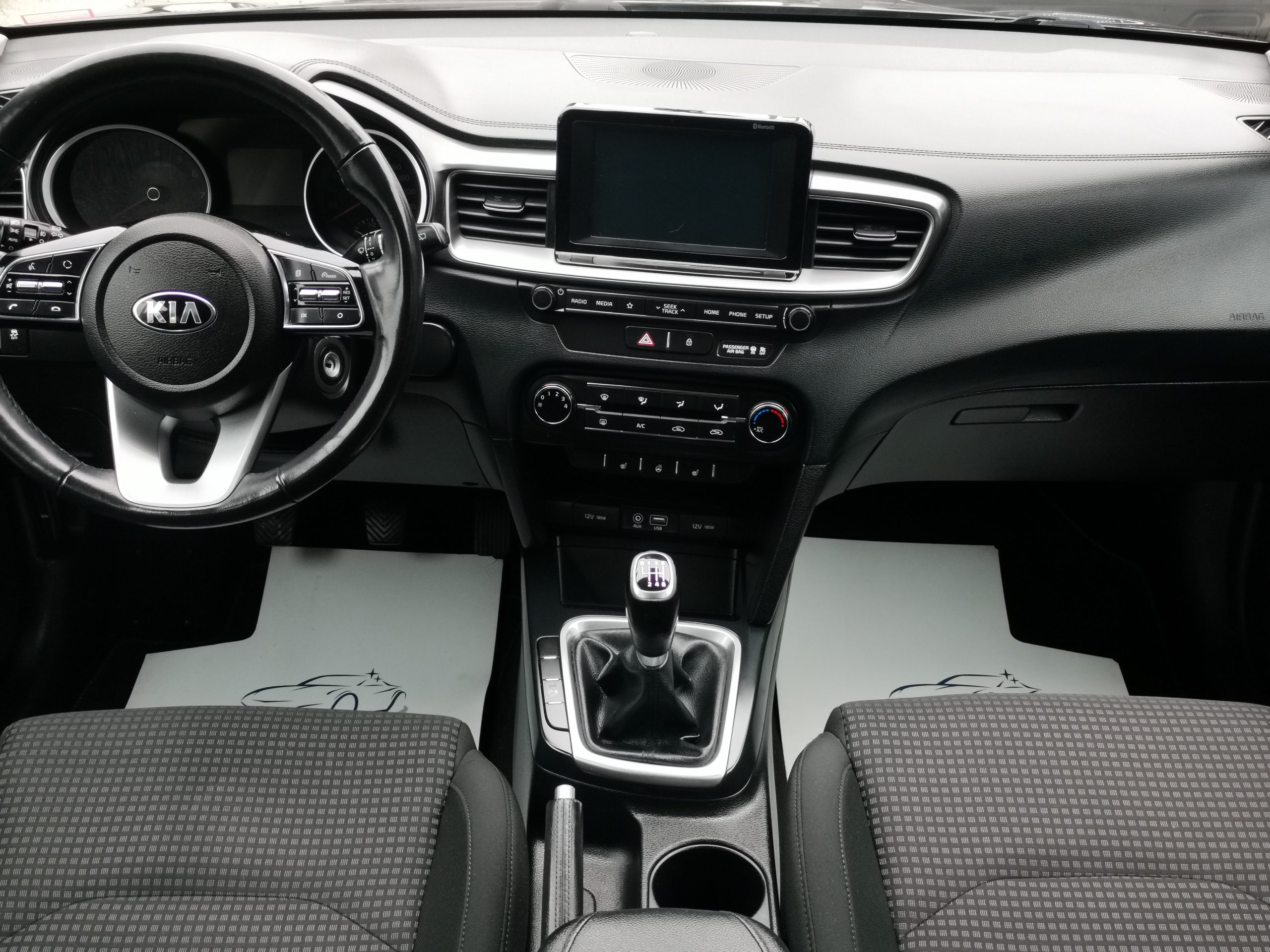 KIA CEE'D 1.4 CVVT LX Edition 7. 2.Tulaj. Szervizkönyv! TEMPOMAT. ÜLÉSFŰTÉS. KAMERA. ALUFELNI