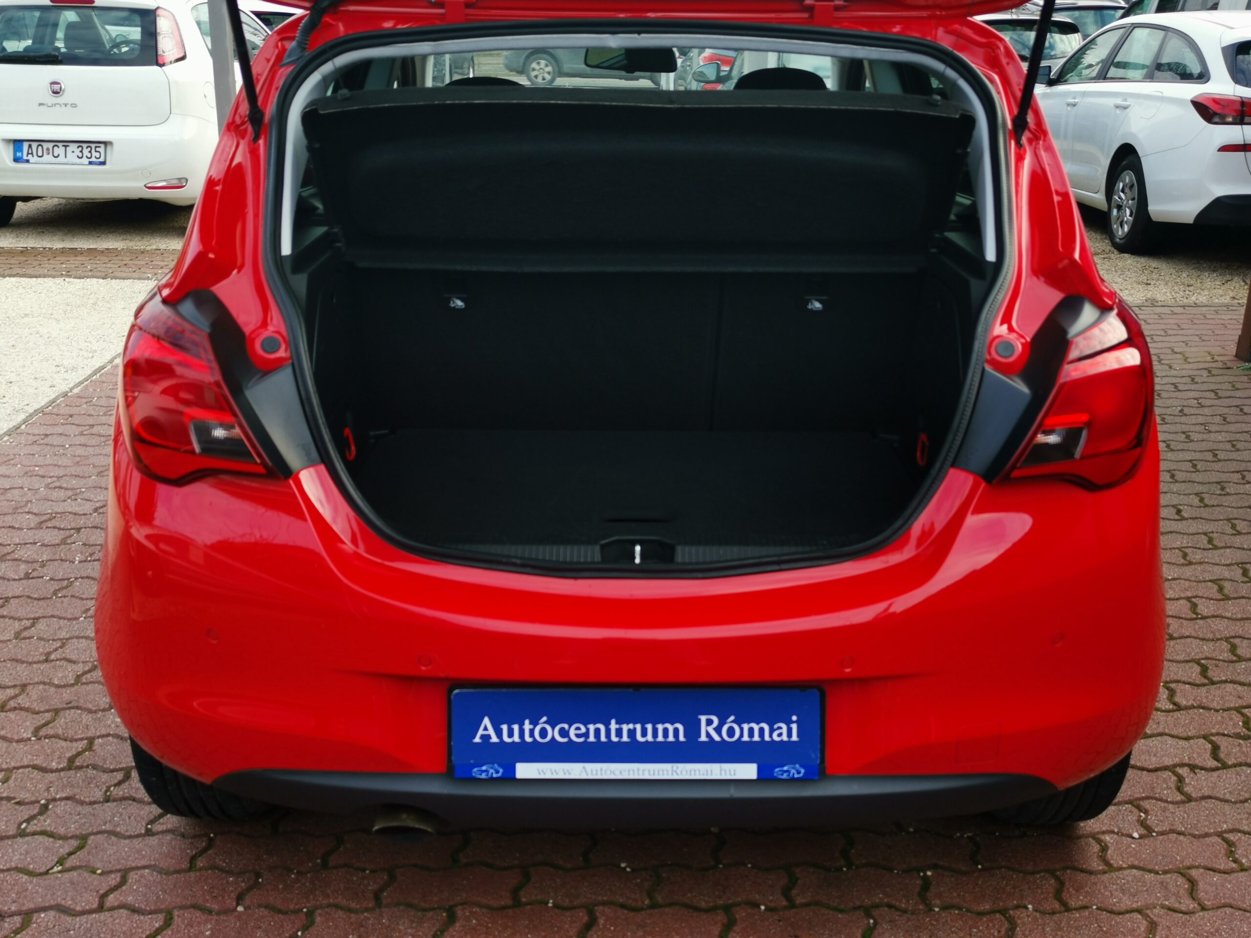 OPEL CORSA E 1.4 Color Edition Start-Stop 2. Tulaj. Szervizkönyv! TEMPOMAT. ÜLÉSFŰTÉS. PARKRADAR