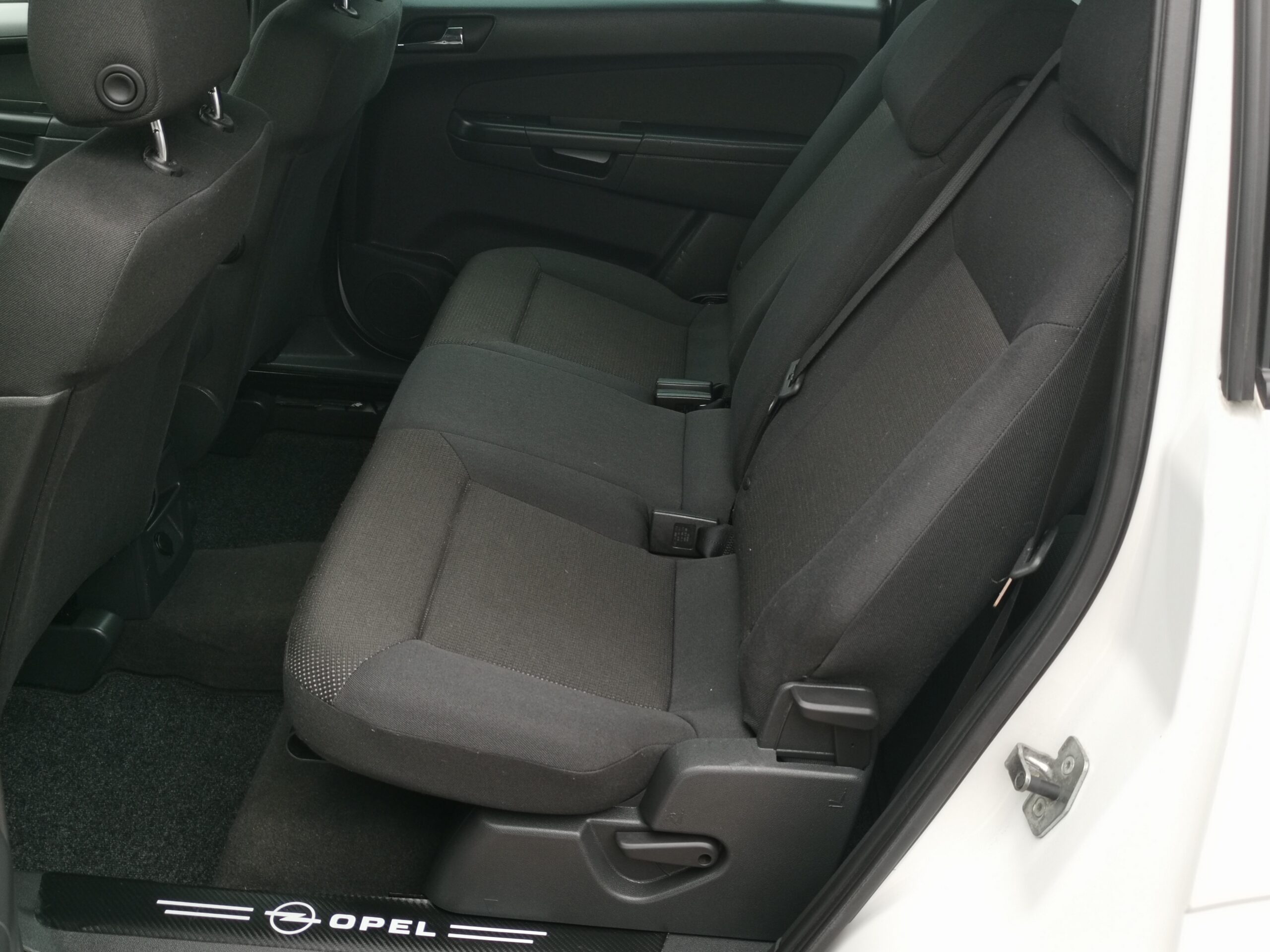 OPEL ZAFIRA B 1.8 Enjoy 140LE. 7 SZEM. XENON. PARKRADAR. DIGIT KLÍMA. TEMPOMAT. ÜLÉSFŰTÉS