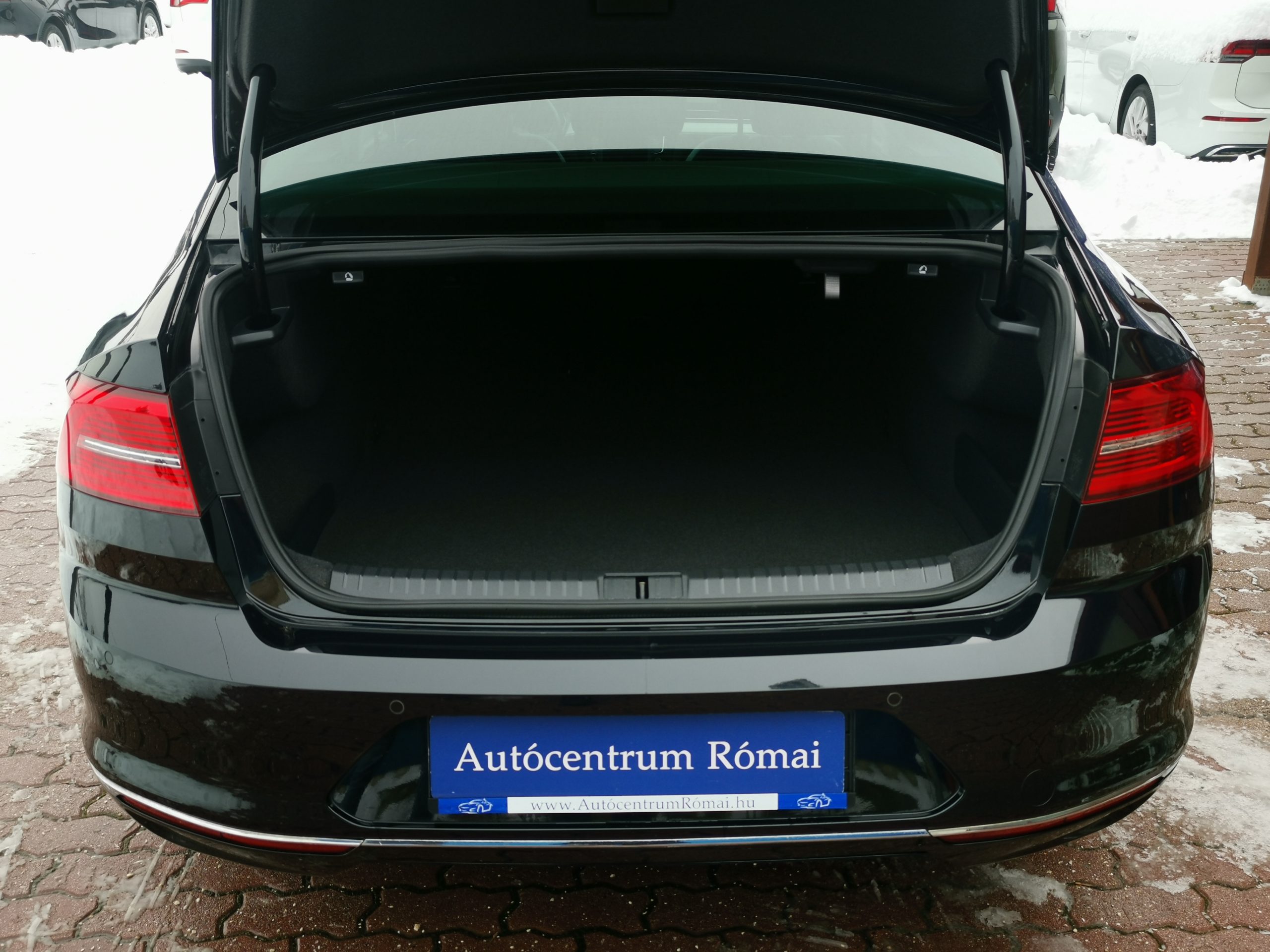 VOLKSWAGEN PASSAT 2.0 TDI BMT Highline DSG 112.000km! MO.-i. 1. Tulaj. Szervizkönyv! FÉLBŐR. LED. NAVIGÁCIÓ