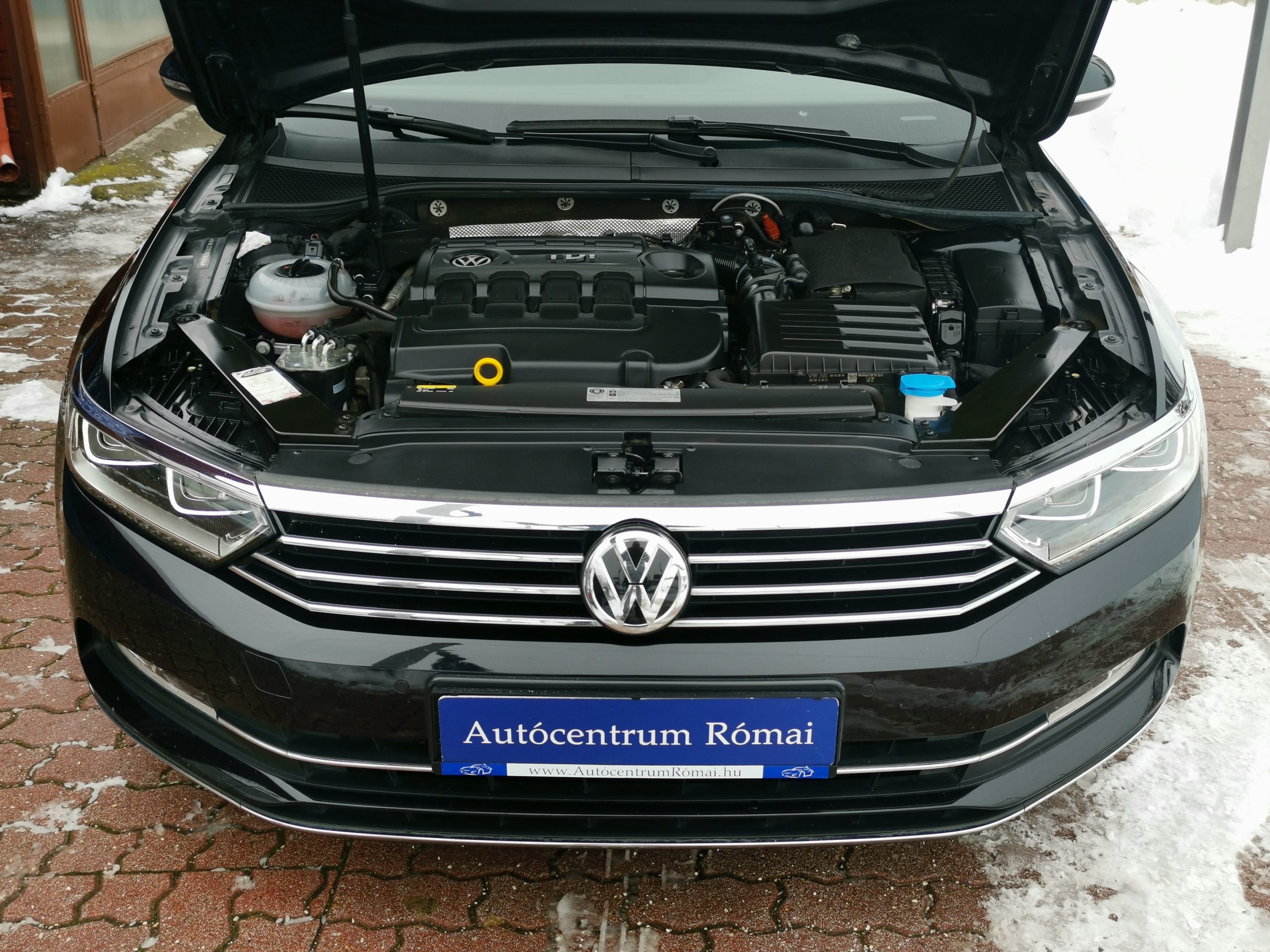 VOLKSWAGEN PASSAT 2.0 TDI BMT Highline DSG 112.000km! MO.-i. 1. Tulaj. Szervizkönyv! FÉLBŐR. LED. NAVIGÁCIÓ