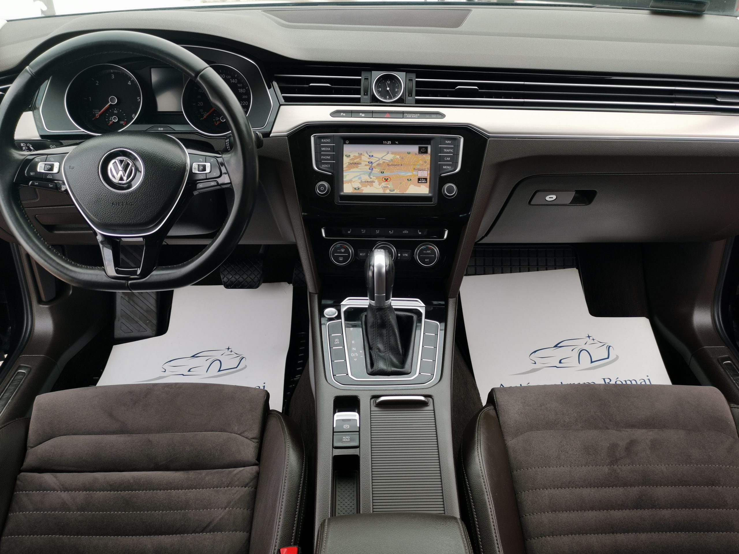 VOLKSWAGEN PASSAT 2.0 TDI BMT Highline DSG 112.000km! MO.-i. 1. Tulaj. Szervizkönyv! FÉLBŐR. LED. NAVIGÁCIÓ