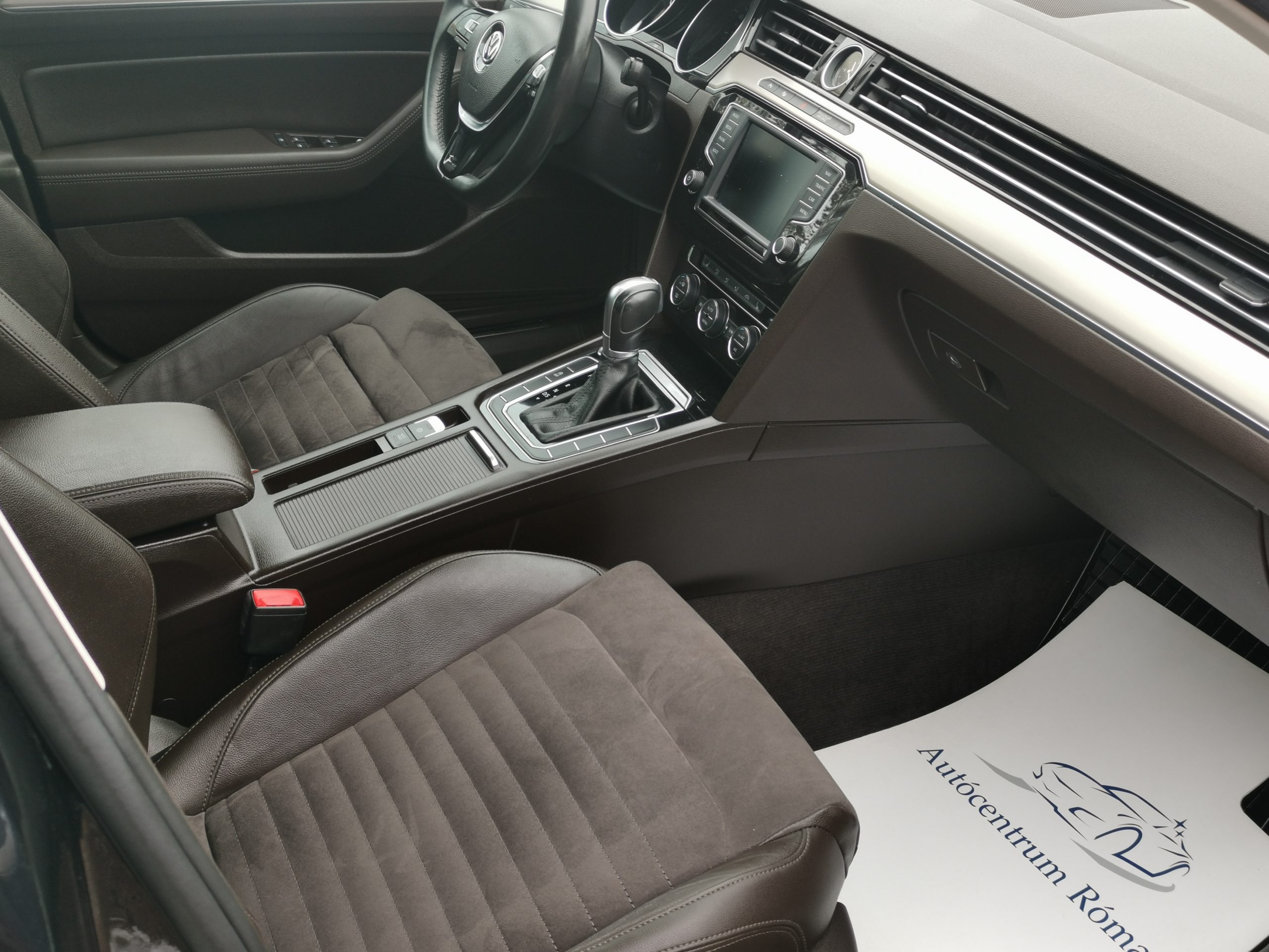 VOLKSWAGEN PASSAT 2.0 TDI BMT Highline DSG 112.000km! MO.-i. 1. Tulaj. Szervizkönyv! FÉLBŐR. LED. NAVIGÁCIÓ