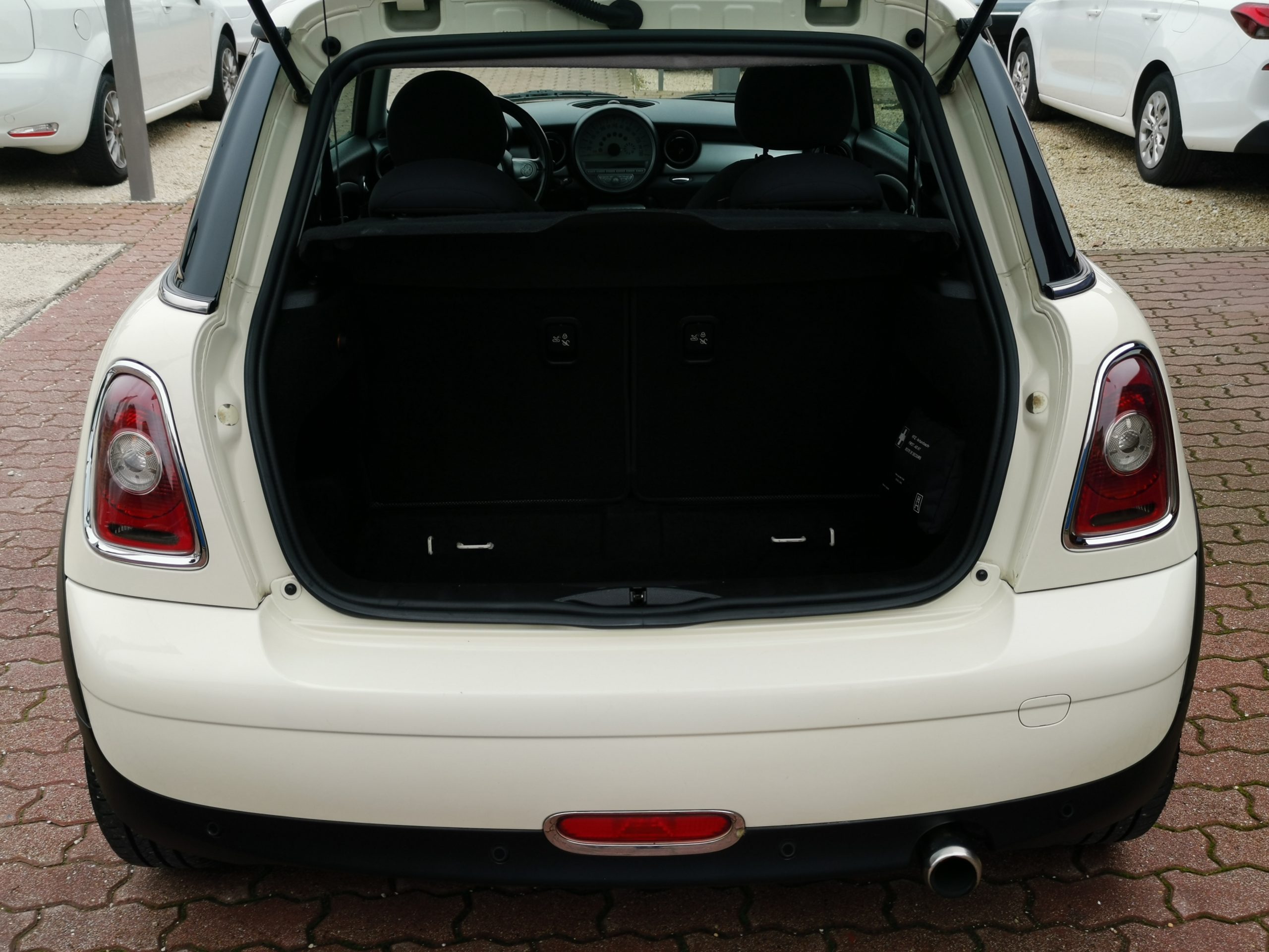 MINI MINI ONE 1.6 PANORÁMA TETŐ. ÜLÉSFŰTÉS. TEMPOMAT. XENON. ALUFELNI