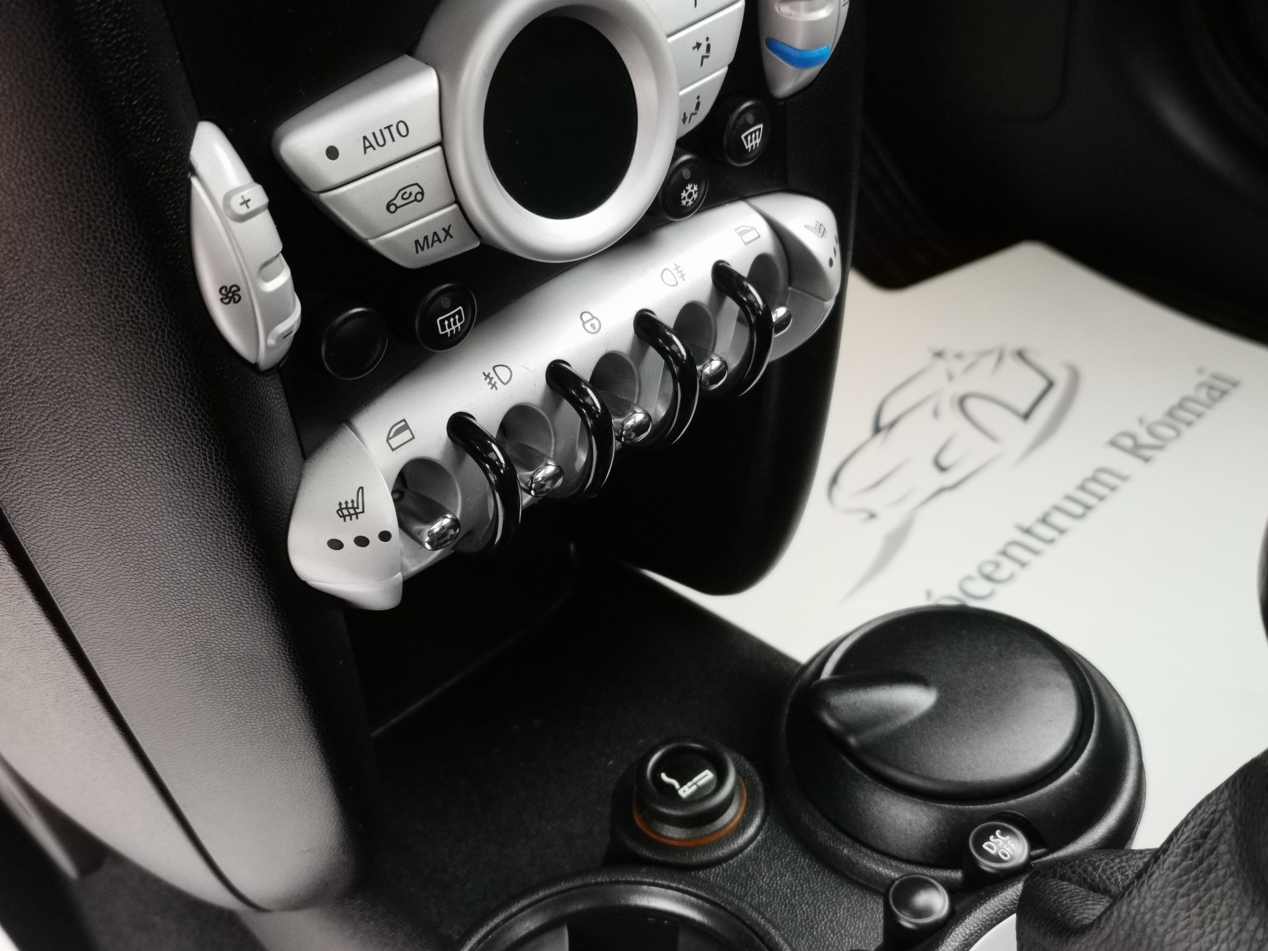 MINI MINI ONE 1.6 PANORÁMA TETŐ. ÜLÉSFŰTÉS. TEMPOMAT. XENON. ALUFELNI