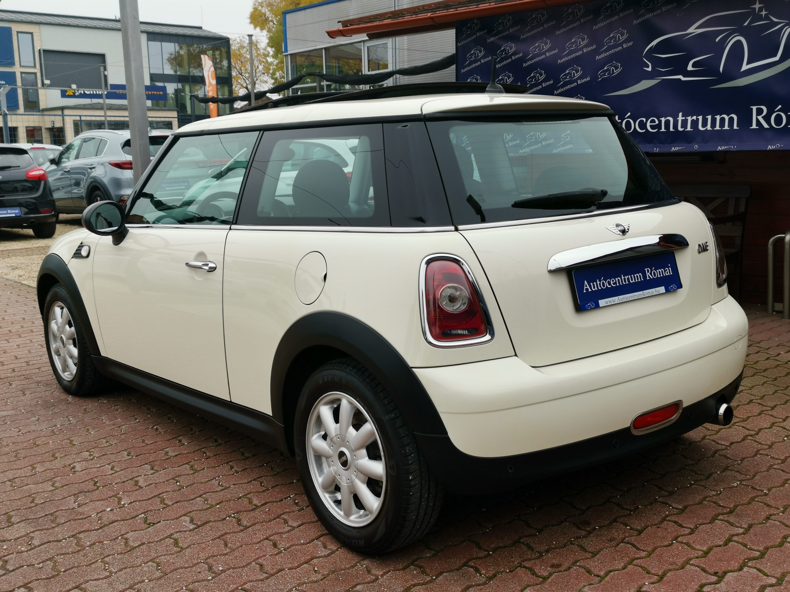 MINI MINI ONE 1.6 PANORÁMA TETŐ. ÜLÉSFŰTÉS. TEMPOMAT. XENON. ALUFELNI