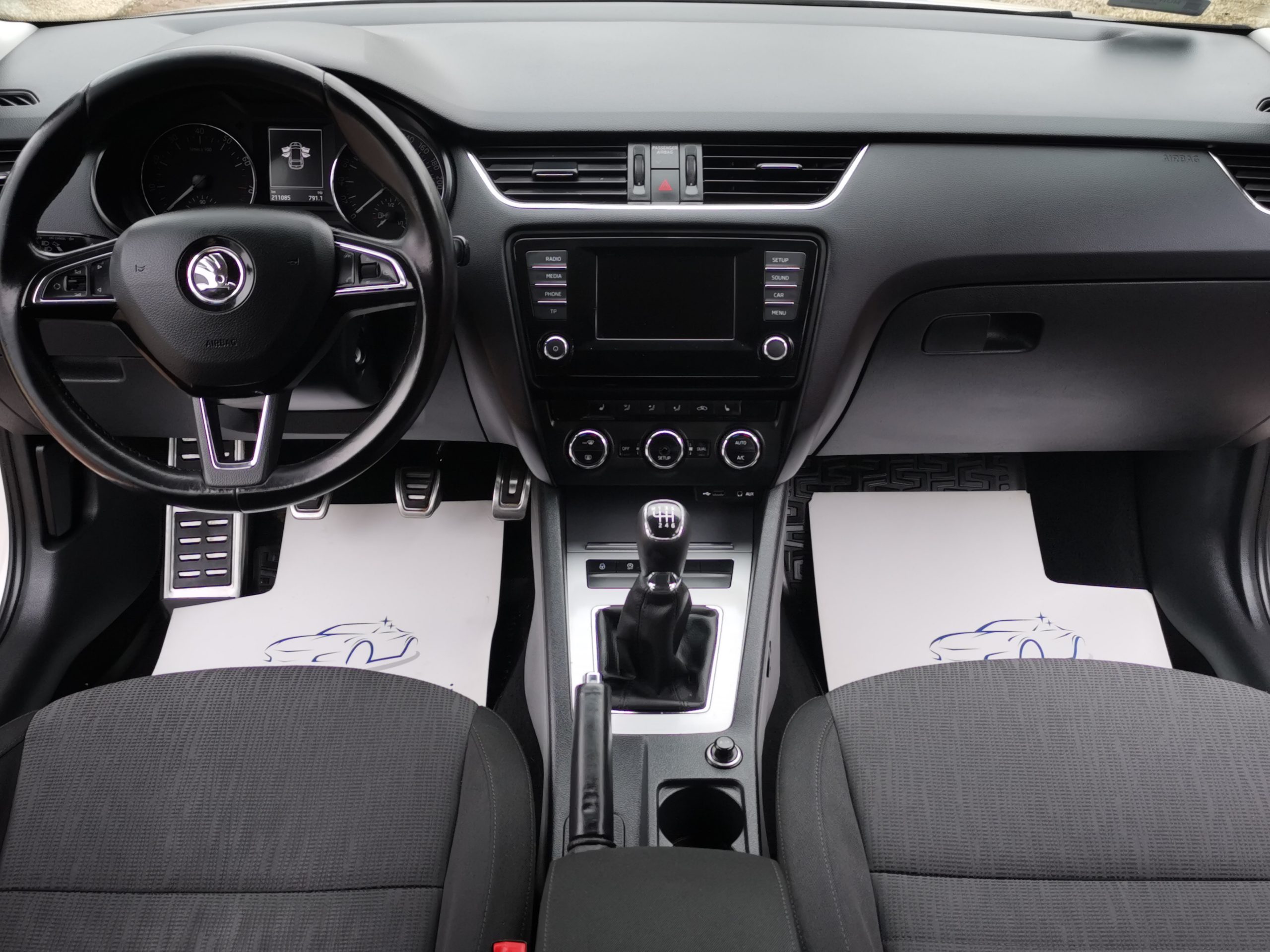 SKODA OCTAVIA Combi 1.4 TSI Elegance MO.-i. TEMPOMAT. PARKRADAR. ÜLÉSFŰTÉS. ALUFELNI