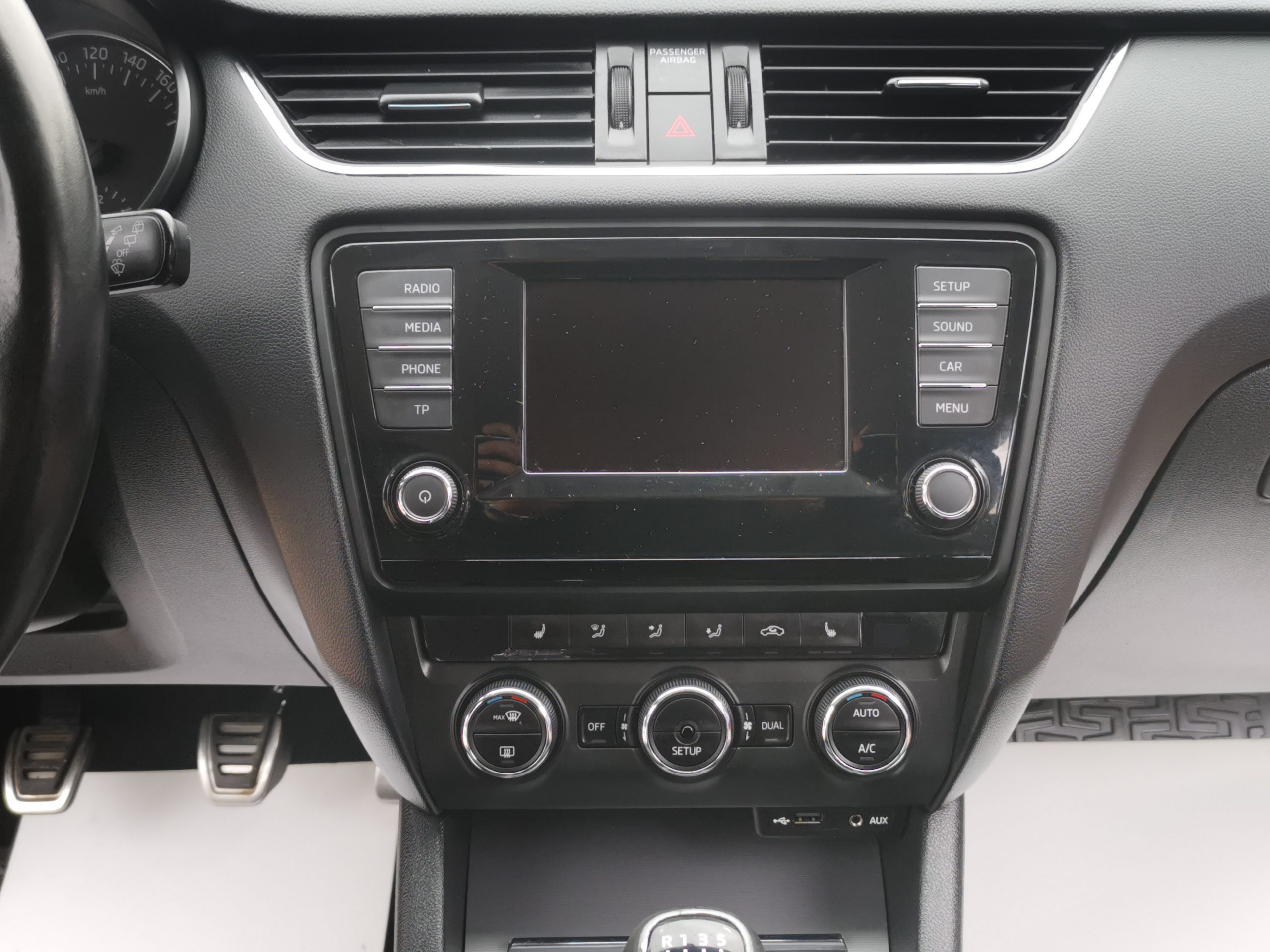 SKODA OCTAVIA Combi 1.4 TSI Elegance MO.-i. TEMPOMAT. PARKRADAR. ÜLÉSFŰTÉS. ALUFELNI