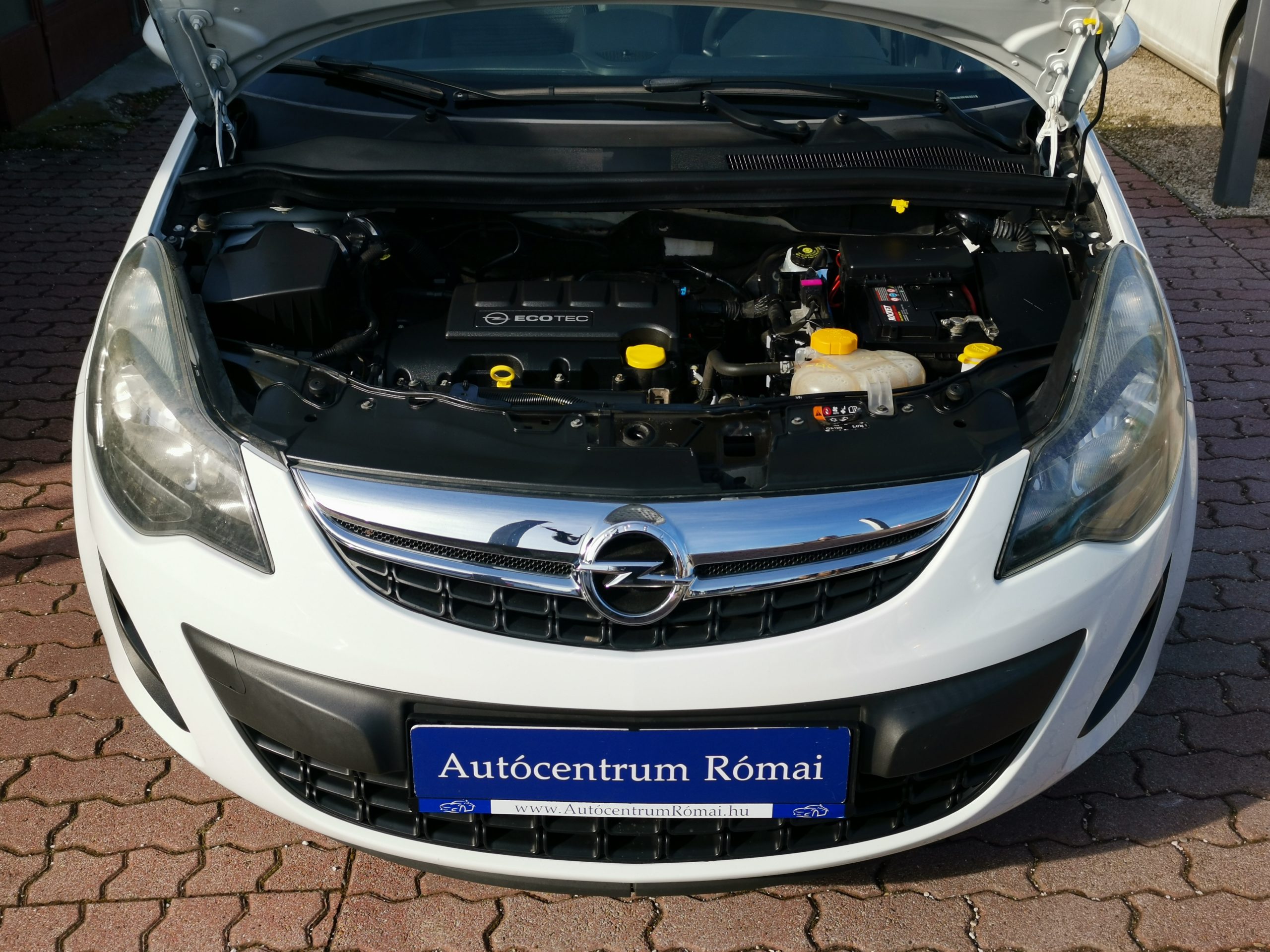 OPEL CORSA D 1.4 Cosmo NAVIGÁCIÓ. TEMPOMAT. FÉLBŐR BELSŐ. PARKRADAR. ÜLÉSFŰTÉS