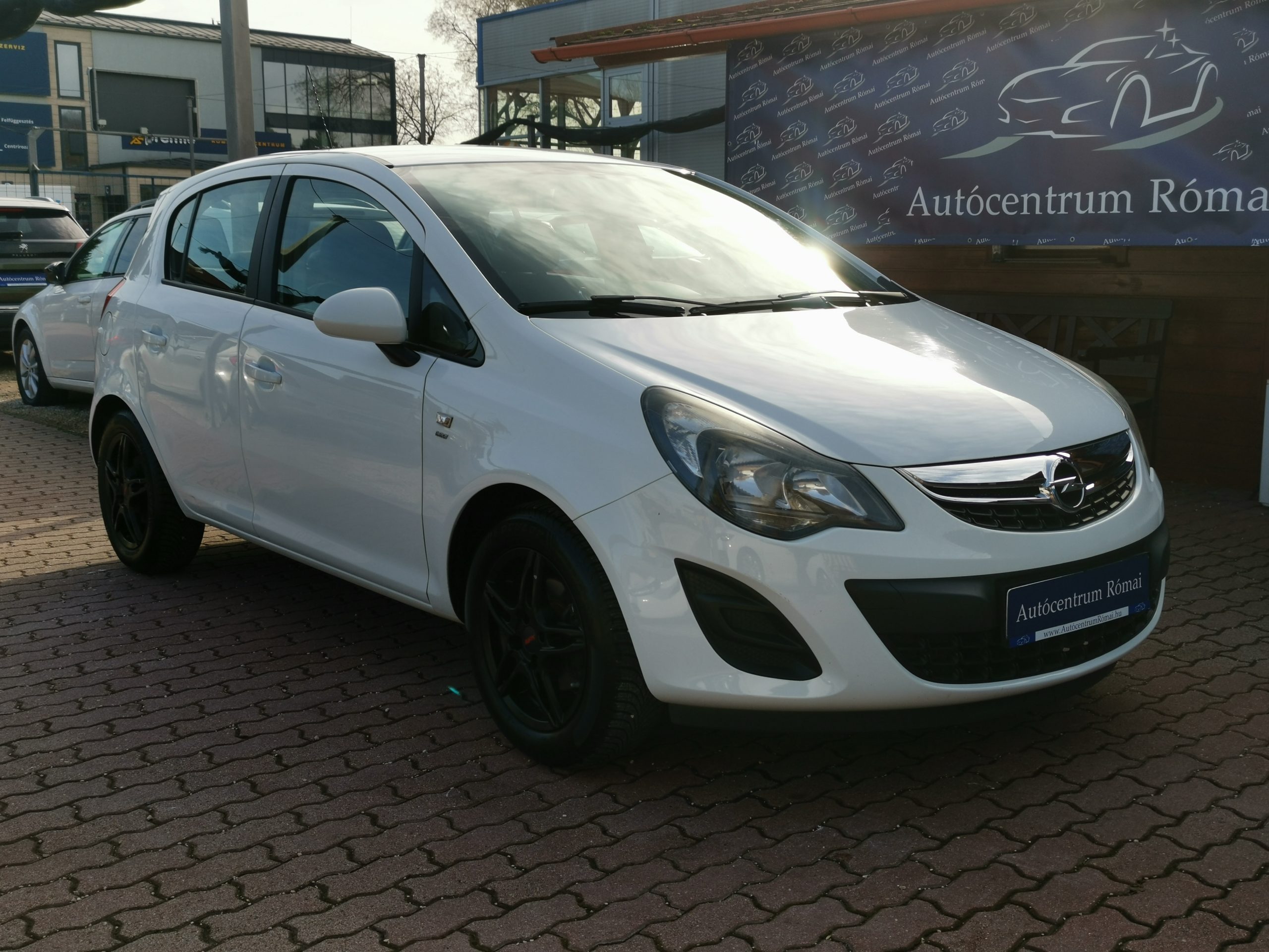 OPEL CORSA D 1.4 Cosmo NAVIGÁCIÓ. TEMPOMAT. FÉLBŐR BELSŐ. PARKRADAR. ÜLÉSFŰTÉS