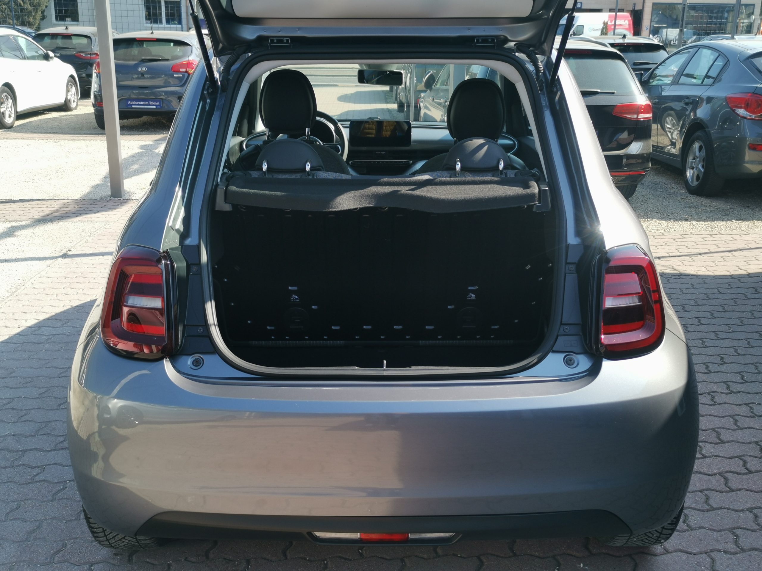 FIAT 500 500e Icon 42kWh (Automata) 50.000km! TEMPOMAT. NAVIGÁCIÓ. ALUFELNI