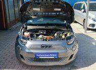 FIAT 500 500e Icon 42kWh (Automata) 50.000km! TEMPOMAT. NAVIGÁCIÓ. ALUFELNI