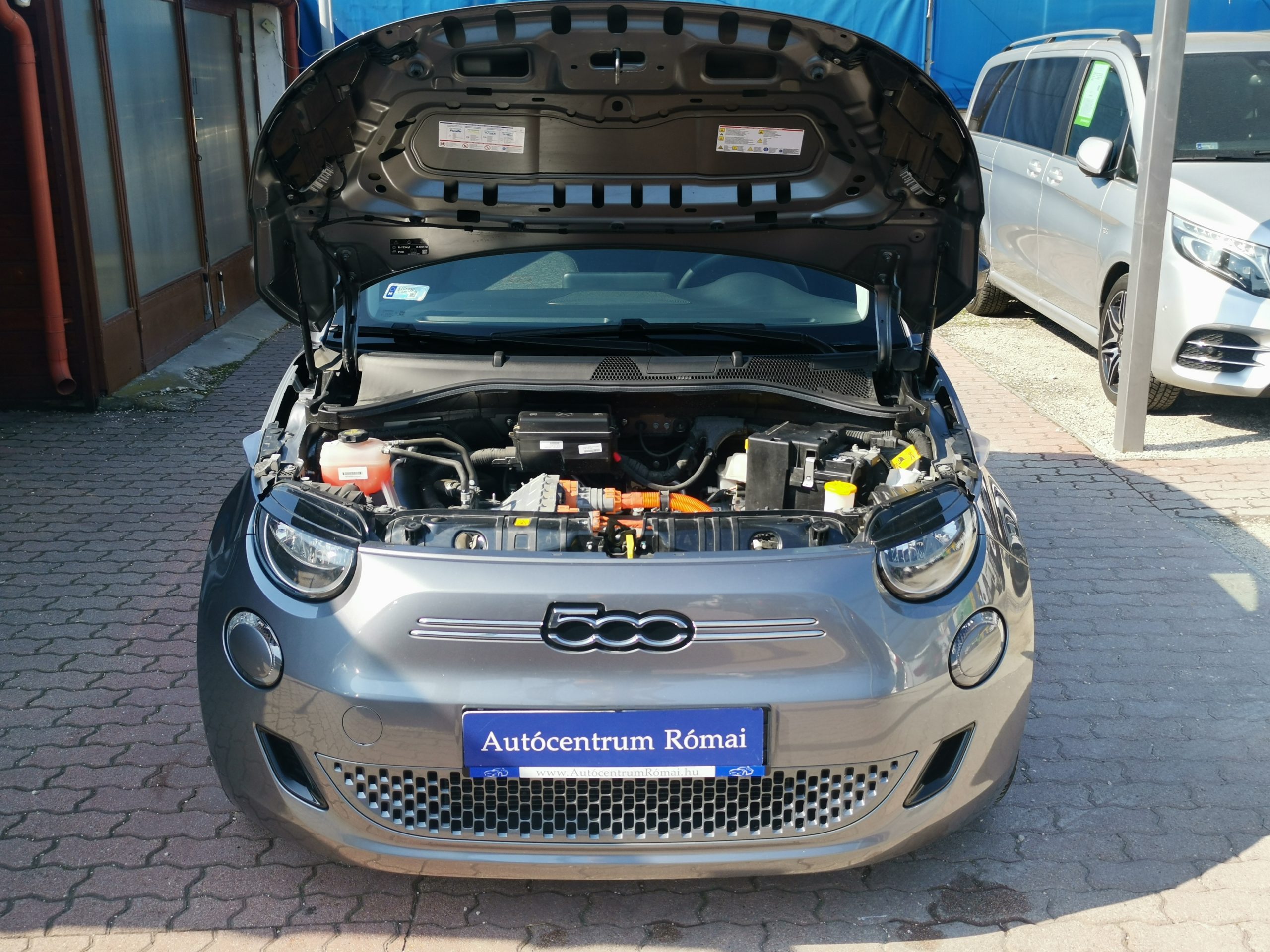 FIAT 500 500e Icon 42kWh (Automata) 50.000km! TEMPOMAT. NAVIGÁCIÓ. ALUFELNI