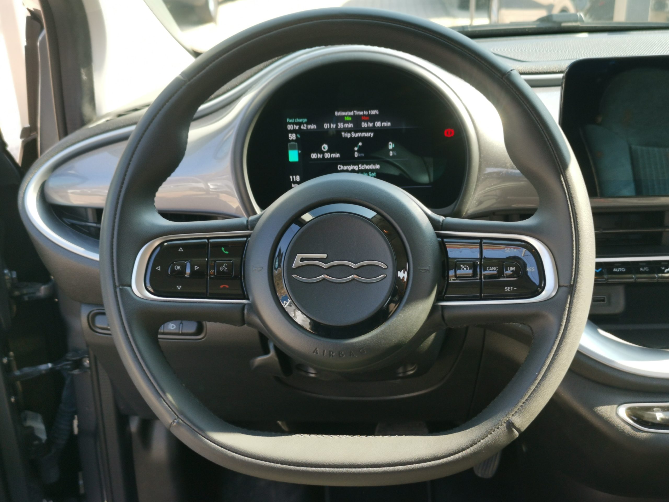 FIAT 500 500e Icon 42kWh (Automata) 50.000km! TEMPOMAT. NAVIGÁCIÓ. ALUFELNI