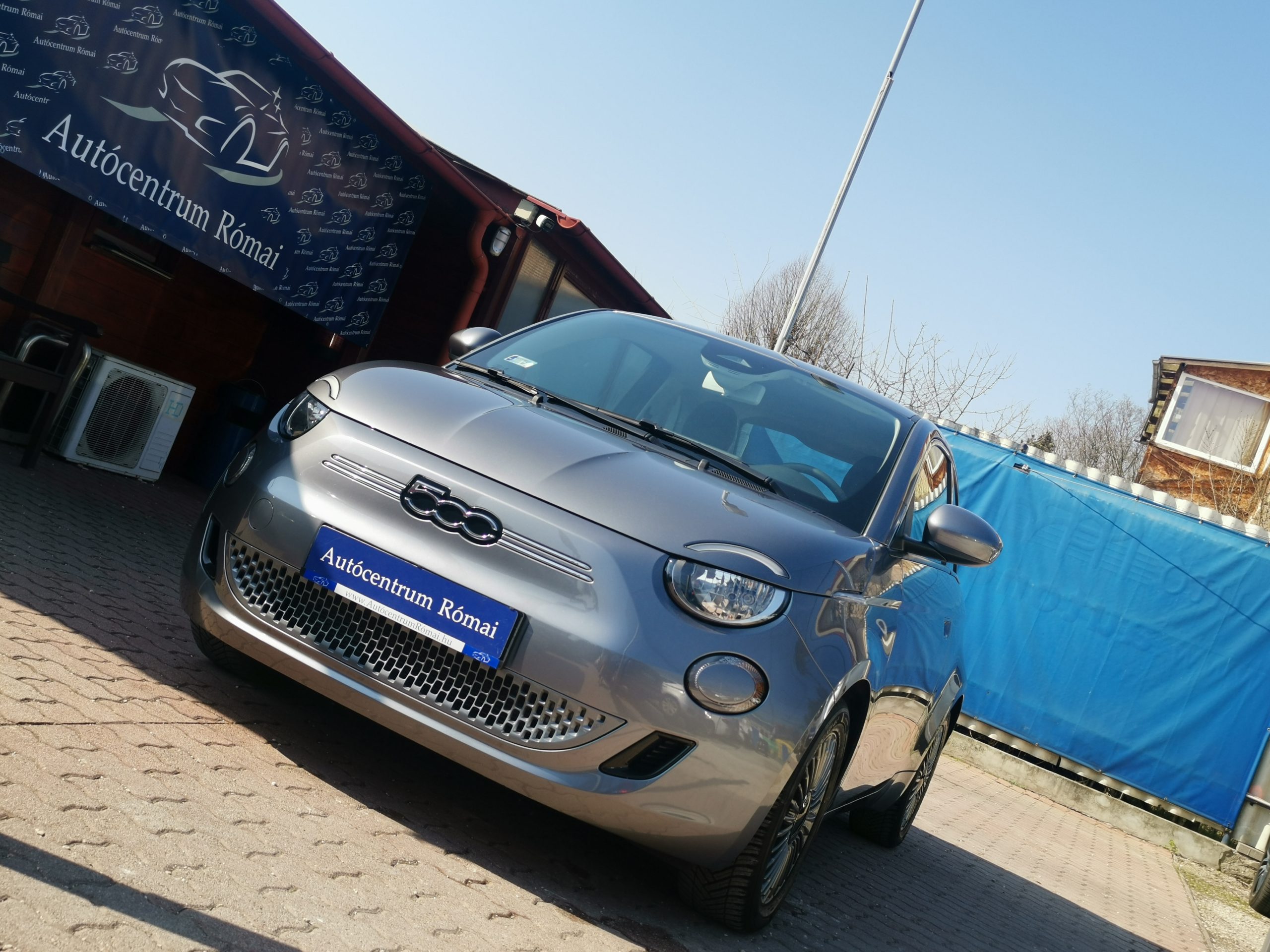 FIAT 500 500e Icon 42kWh (Automata) 50.000km! TEMPOMAT. NAVIGÁCIÓ. ALUFELNI