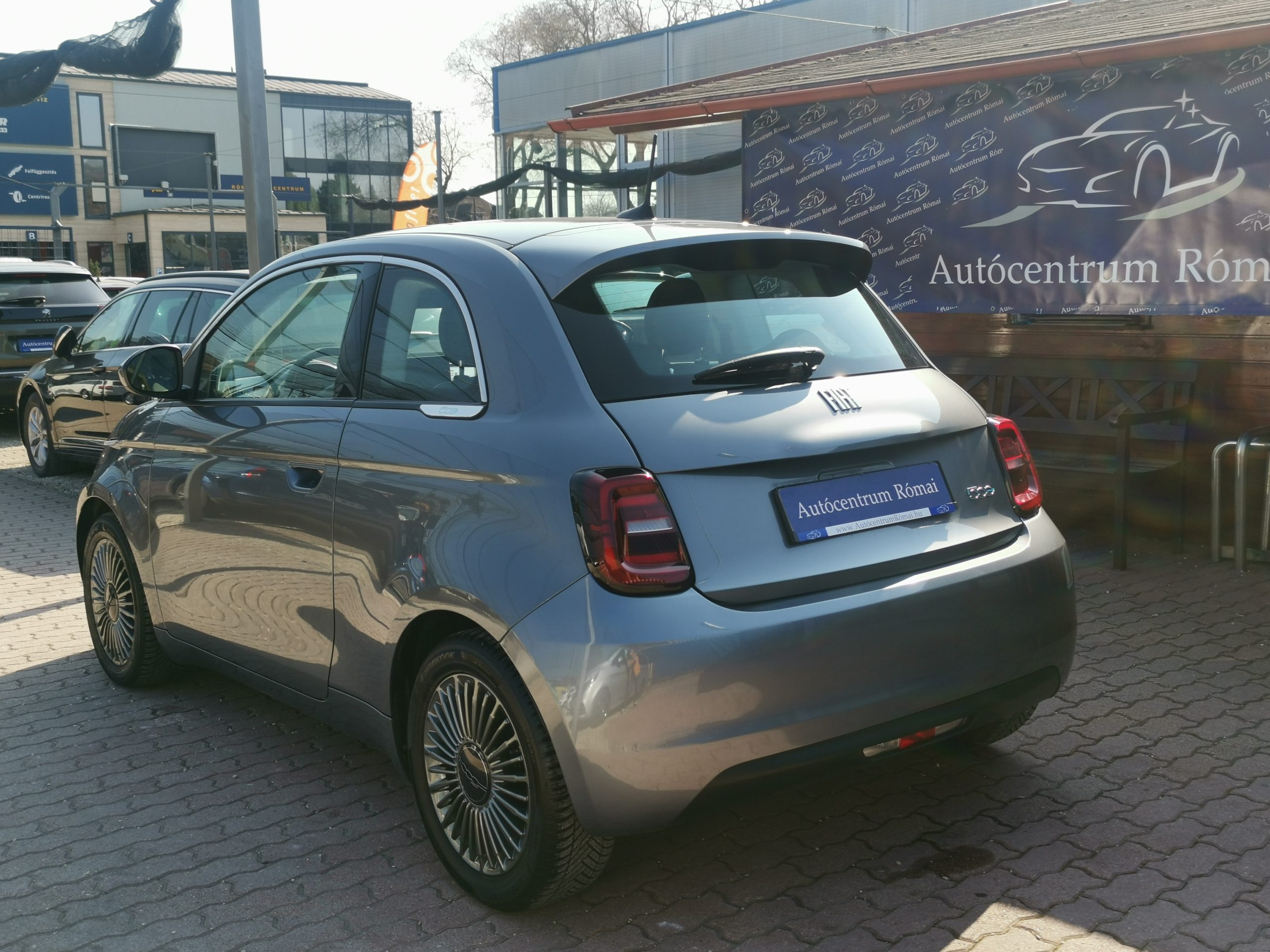 FIAT 500 500e Icon 42kWh (Automata) 50.000km! TEMPOMAT. NAVIGÁCIÓ. ALUFELNI